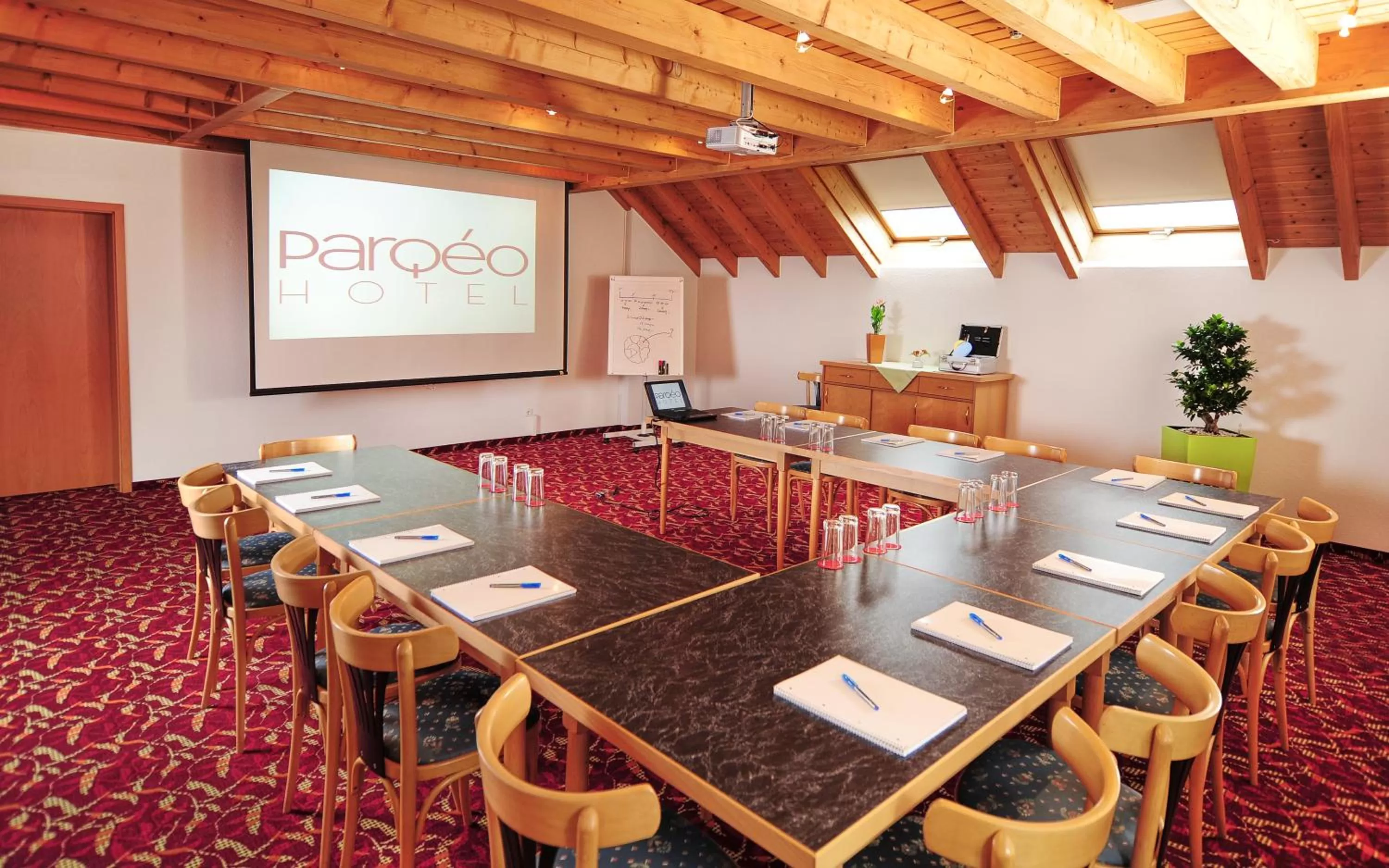 Business facilities in HOTEL PARQÉO im A66