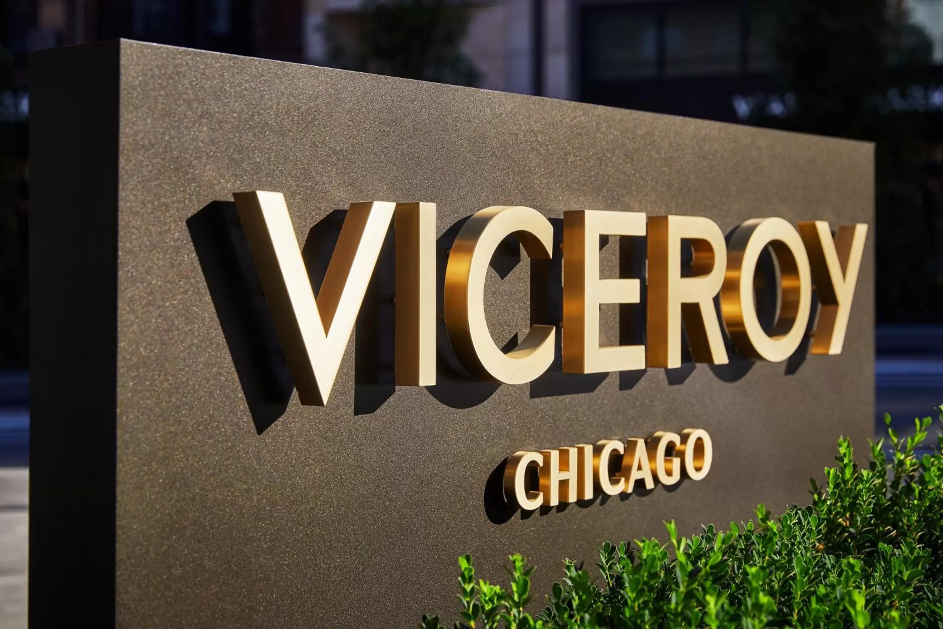 Facade/entrance in Viceroy Chicago