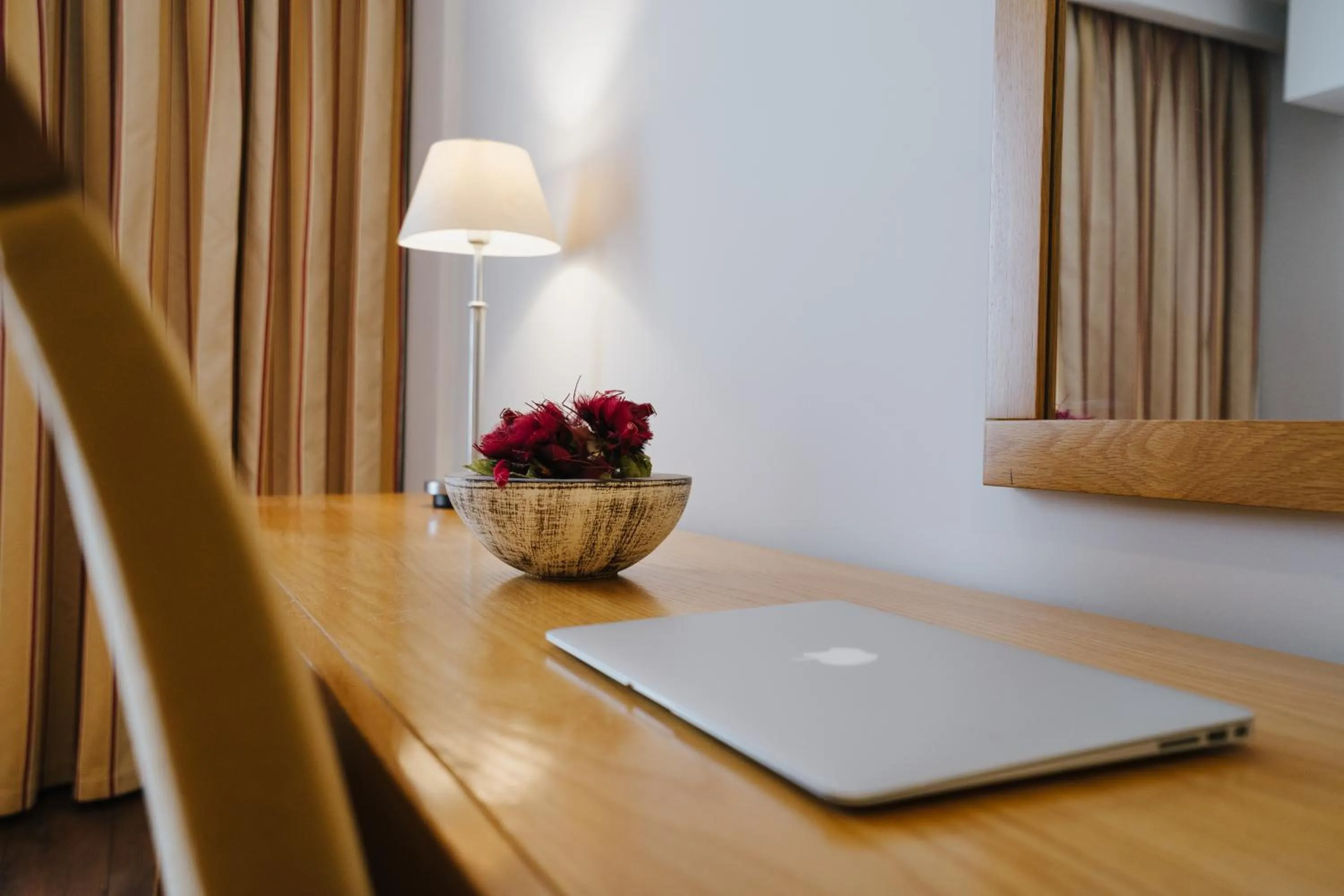 Seating area in Hotel Premium Porto Maia