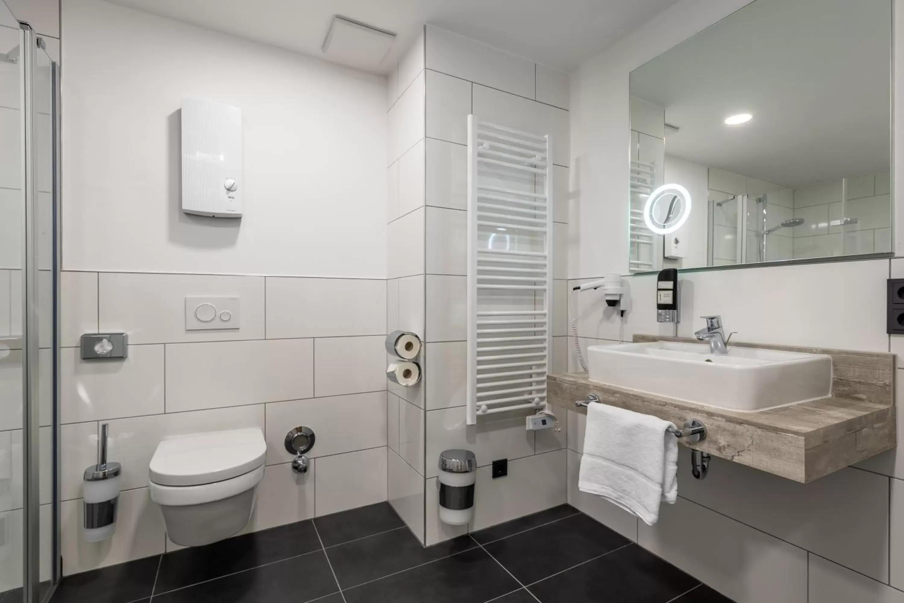 Toilet, Bathroom in Trip Inn Living and Suites Essen