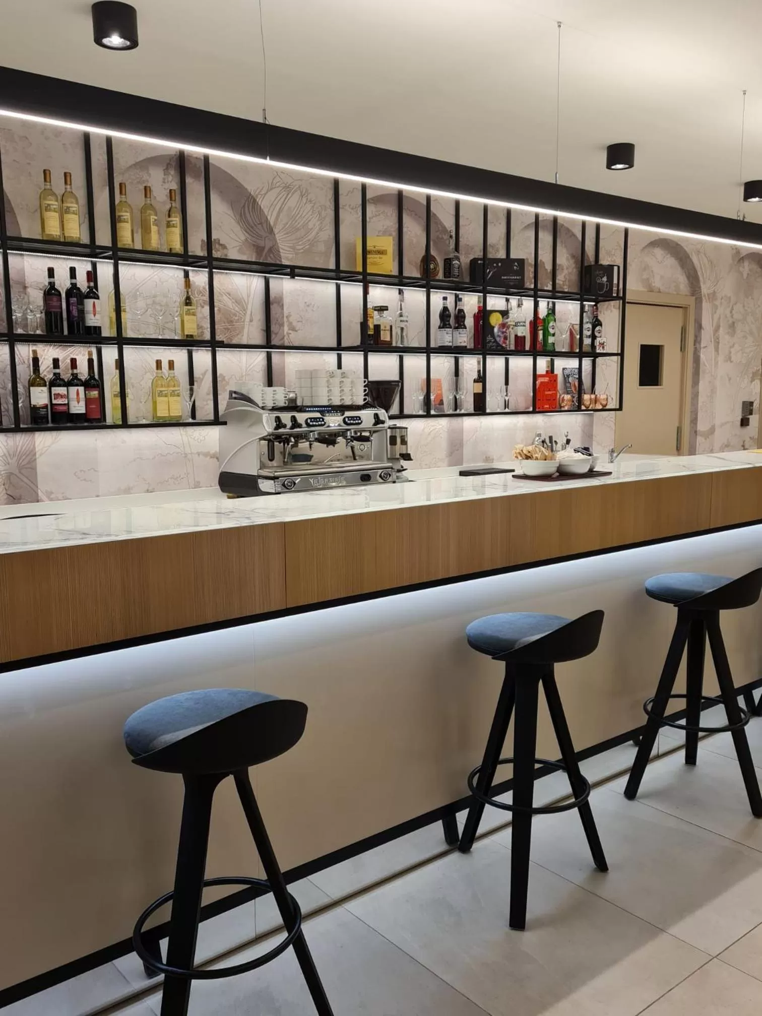 Lounge or bar in JR Hotels Gate 7 Bologna