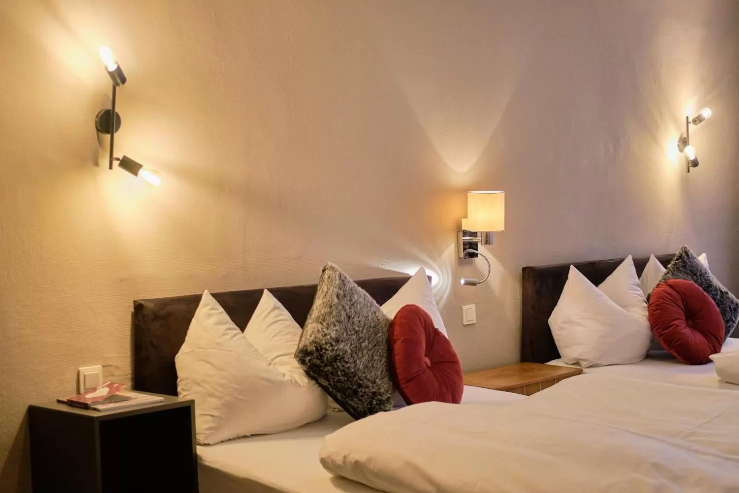 Bedroom, Bed in Hotel Roter Hahn