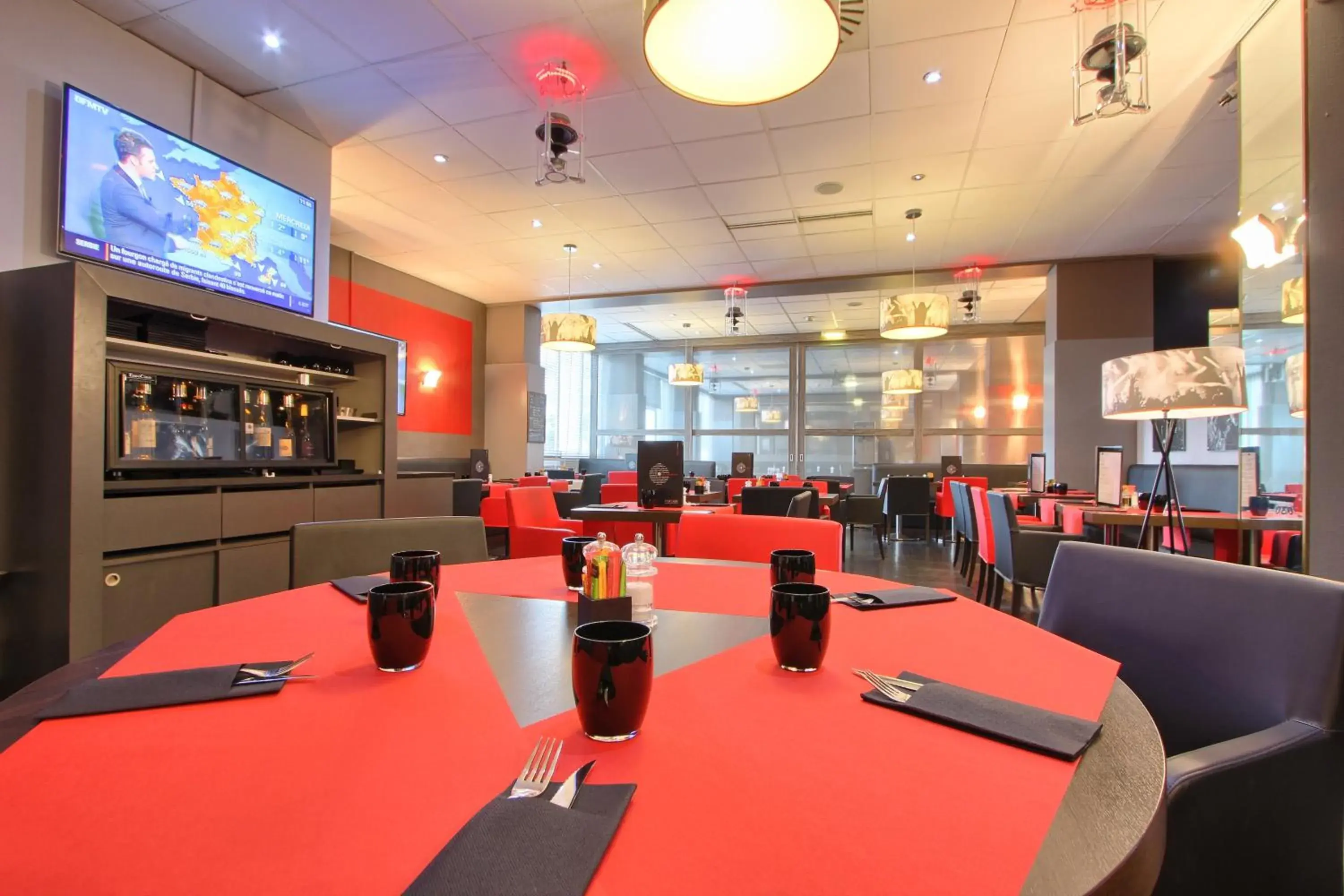 Food and drinks, Restaurant/Places to Eat in Best Western Plus Paris Orly Airport
