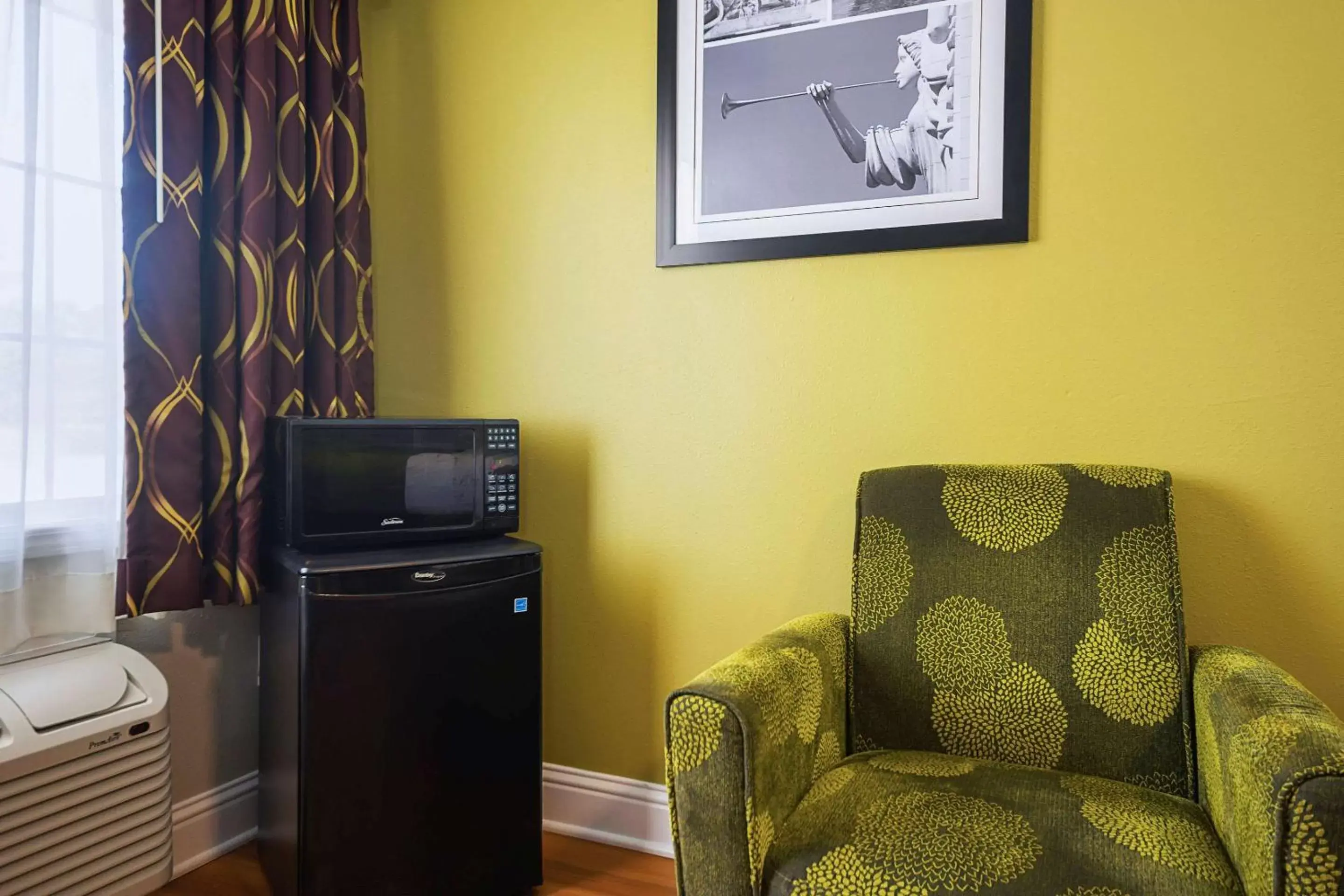 Bedroom in Quality Inn DeRidder Bedroom in Quality Inn DeRidder