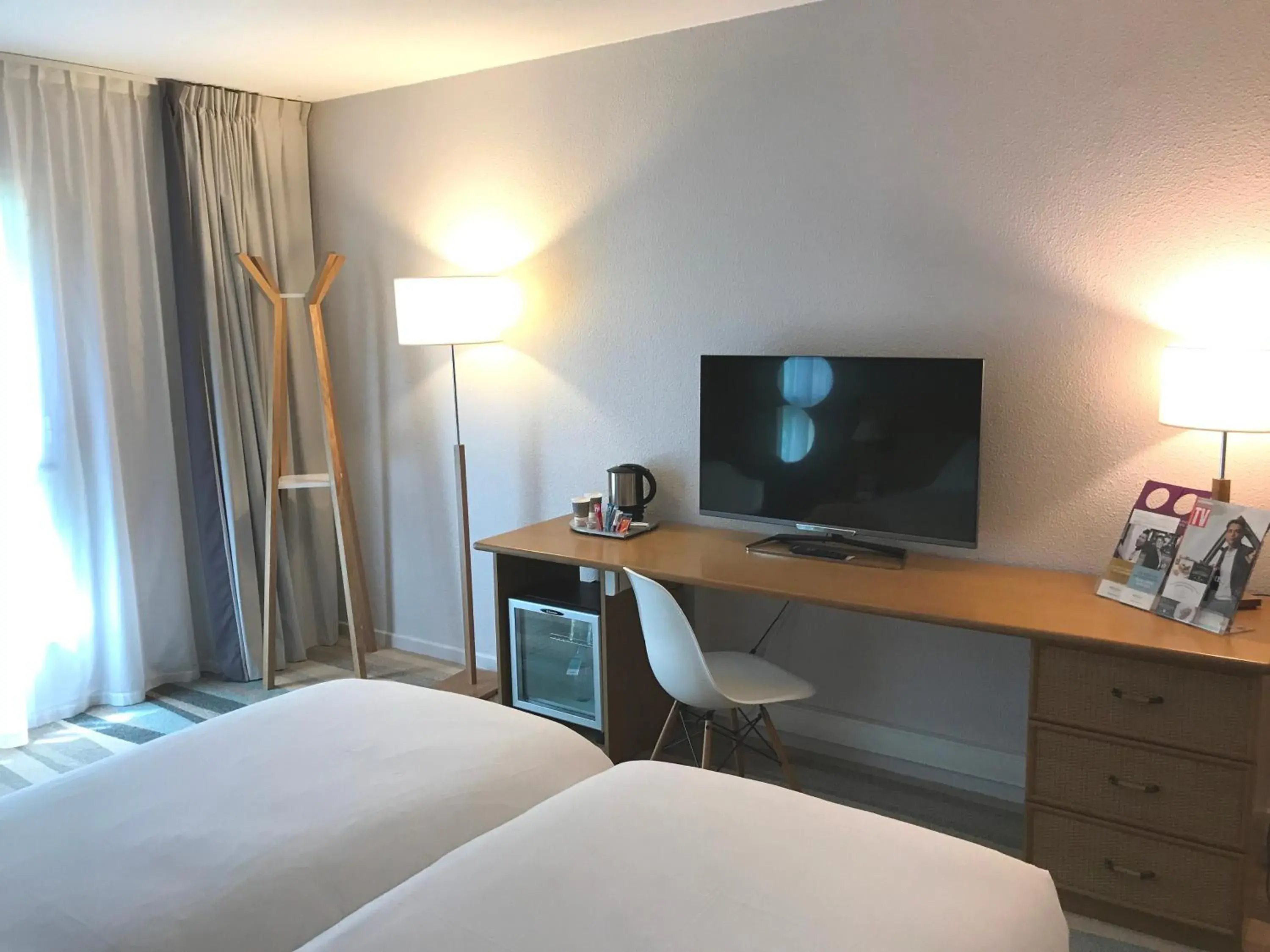 Photo of the whole room, Bed in Mercure Antibes Sophia Antipolis