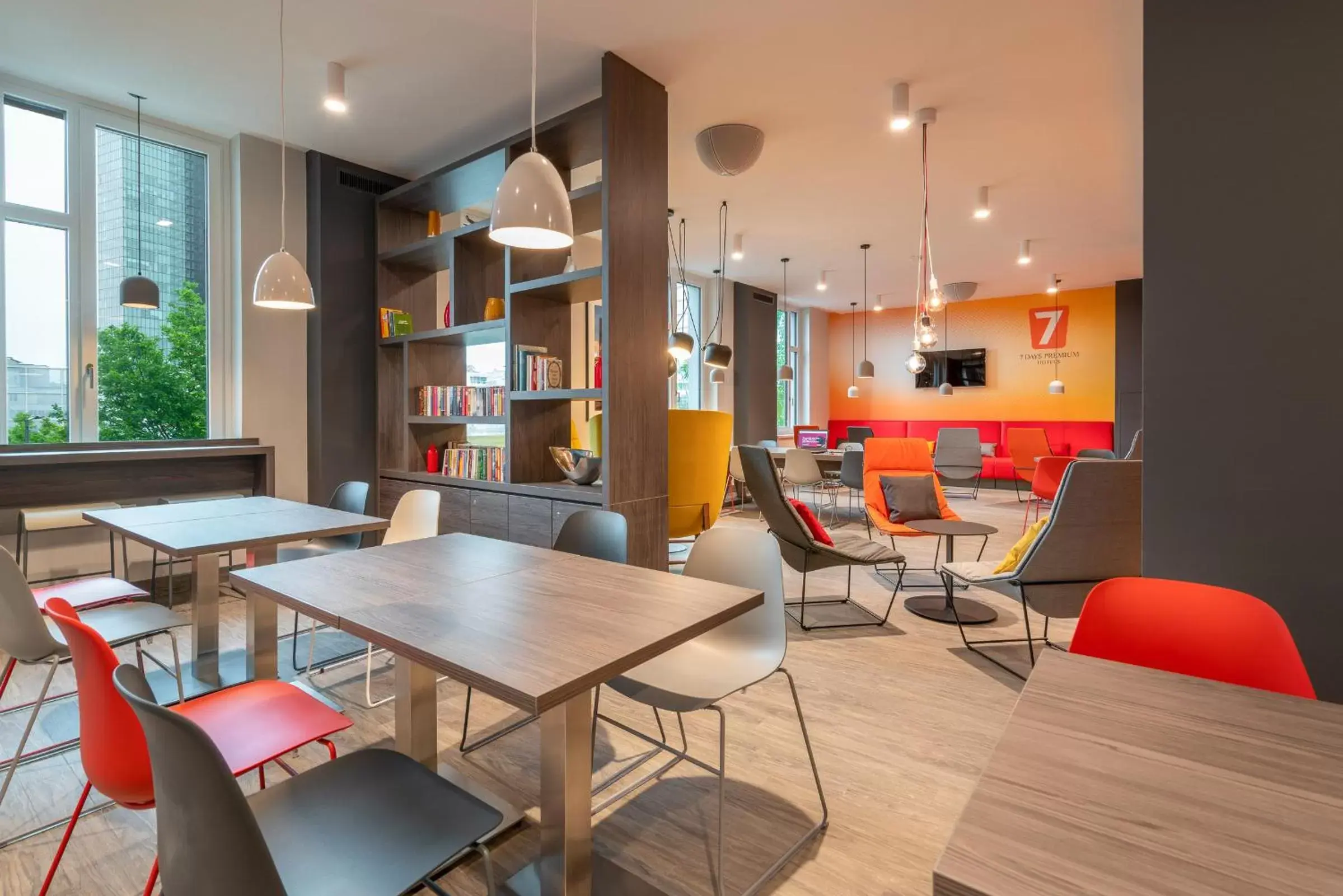 Lounge or bar in Campanile Vienna South Lounge or bar in Campanile Vienna South