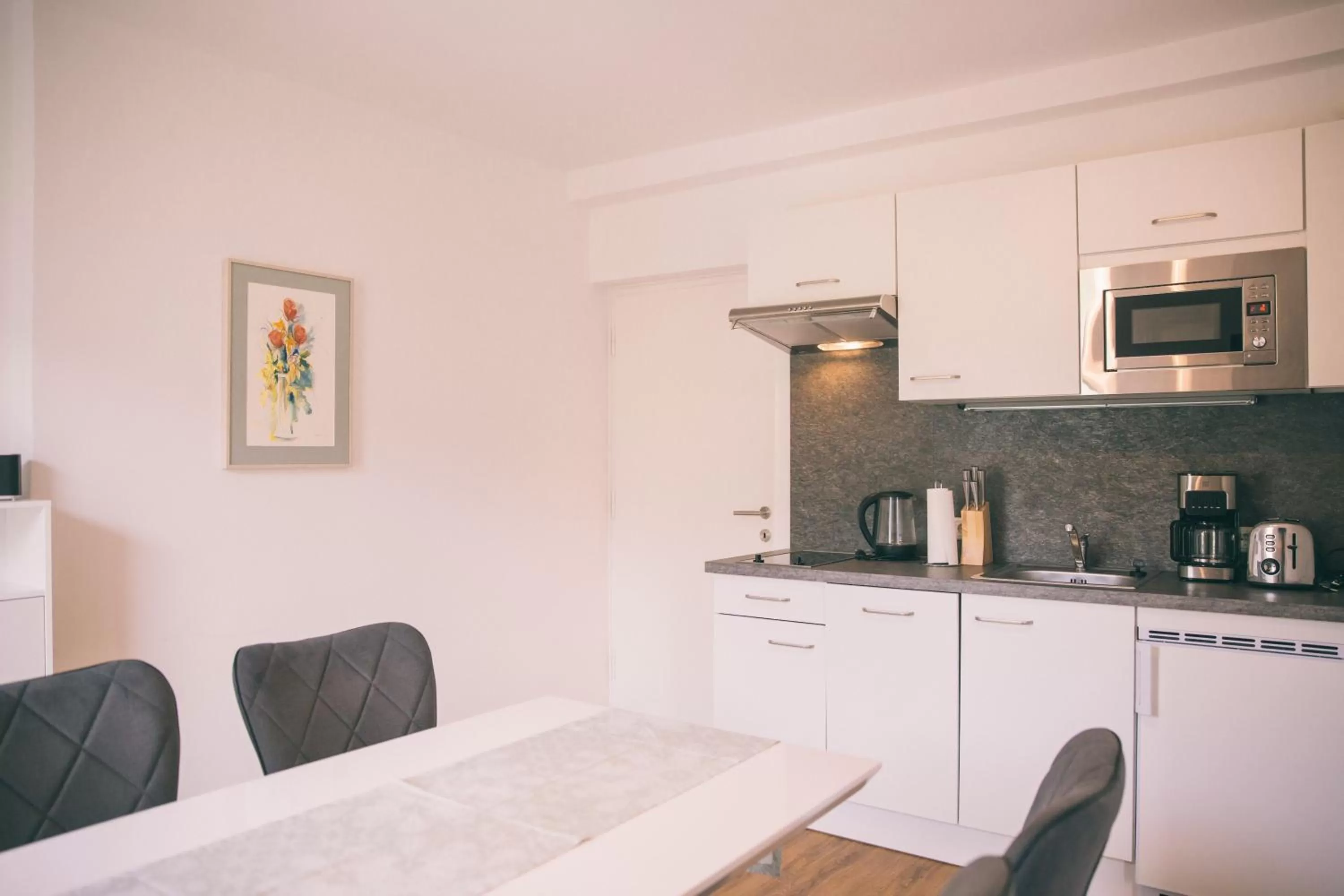 Photo of the whole room, Kitchen/Kitchenette in Nefer, Haus