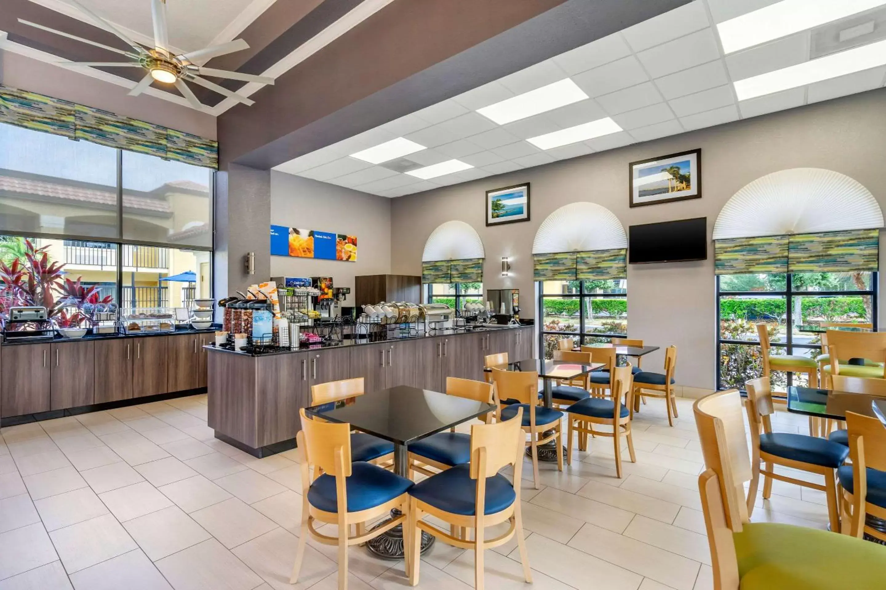 Restaurant/Places to Eat in Comfort Inn Sun City Center-Tampa South