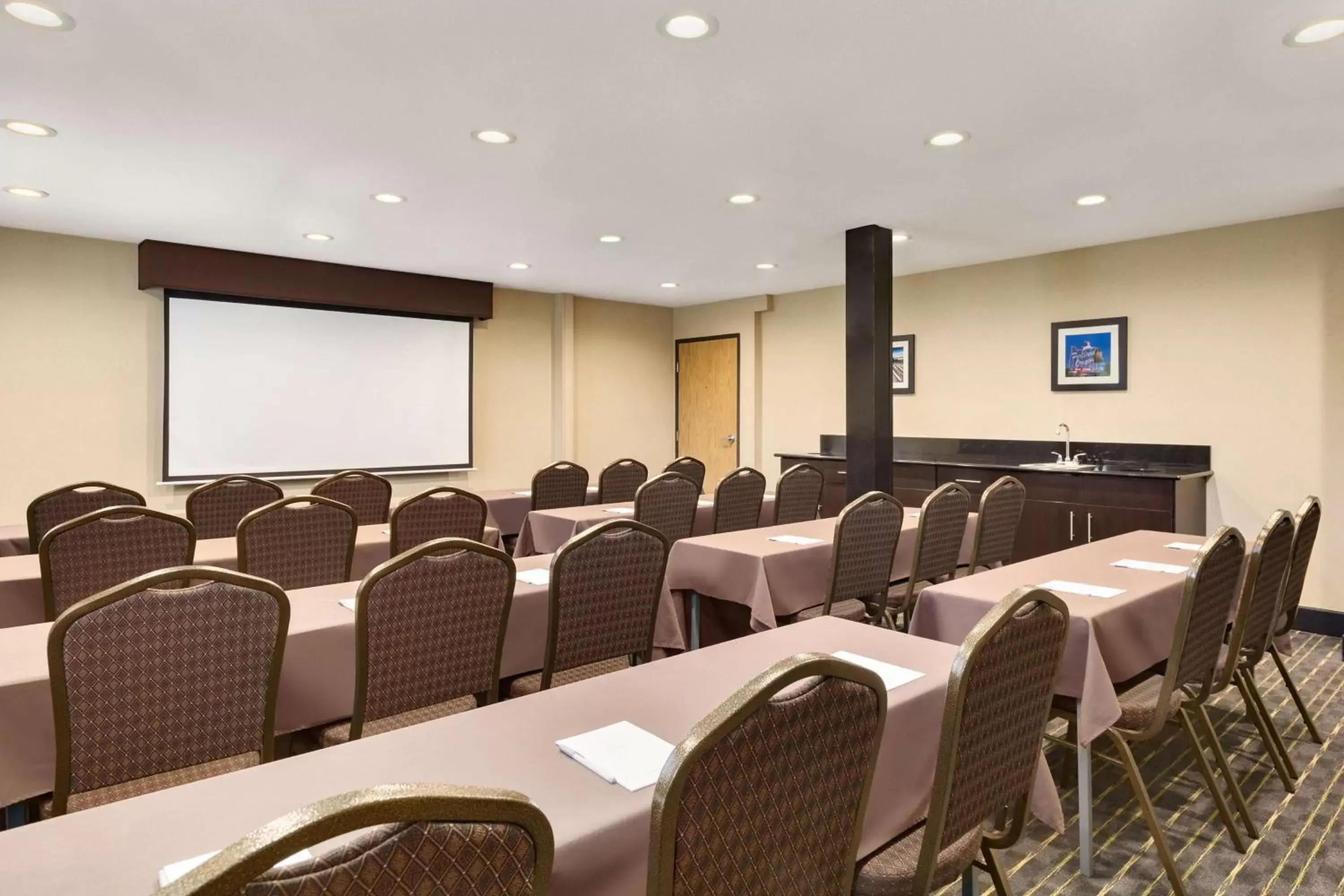 Meeting/conference room in Hampton Inn - Portland/Clackamas