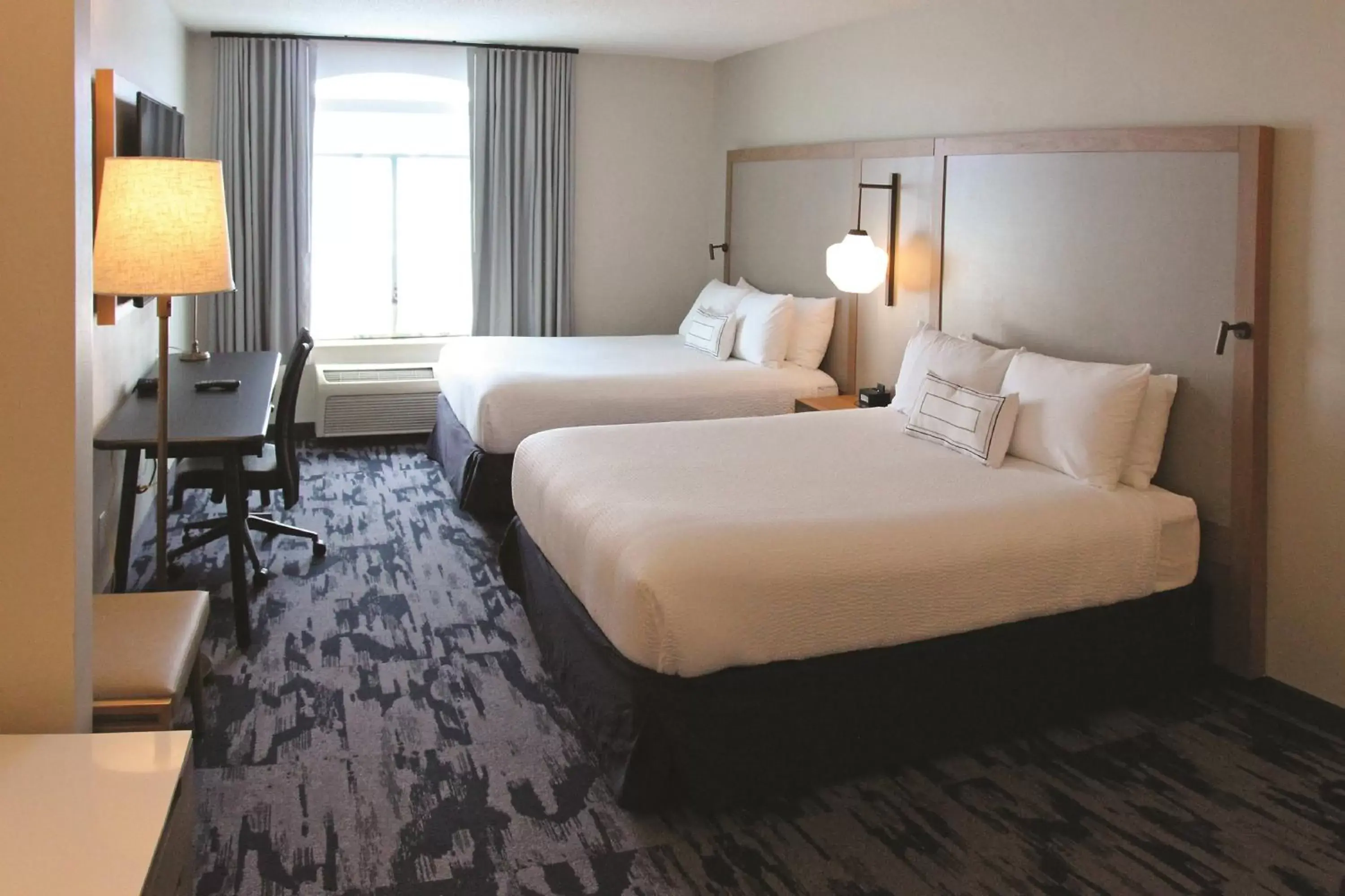 Photo of the whole room, Bed in Fairfield Inn & Suites by Marriott Charleston Airport/Convention Center