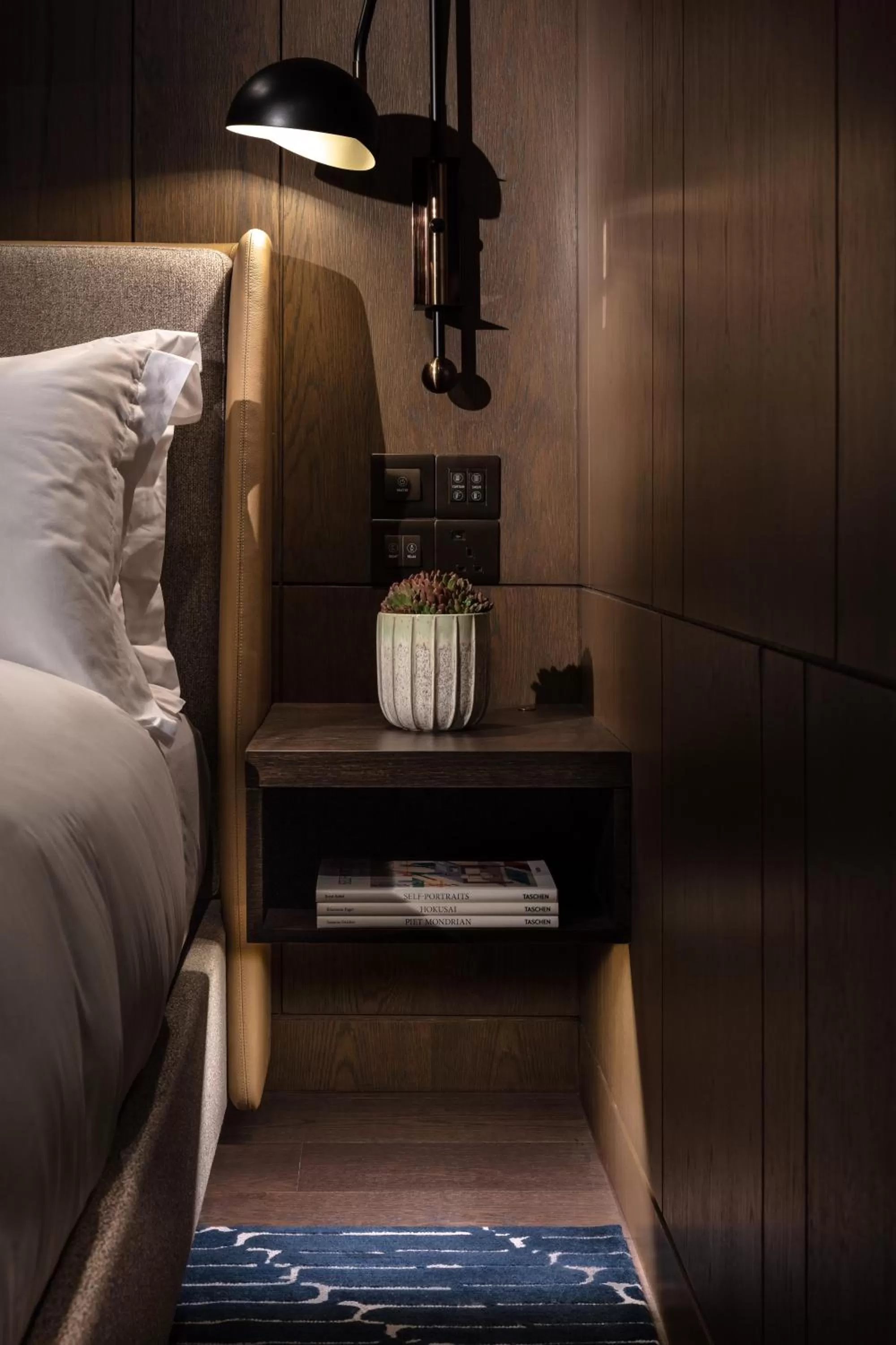 Bed in The Hari Hong Kong