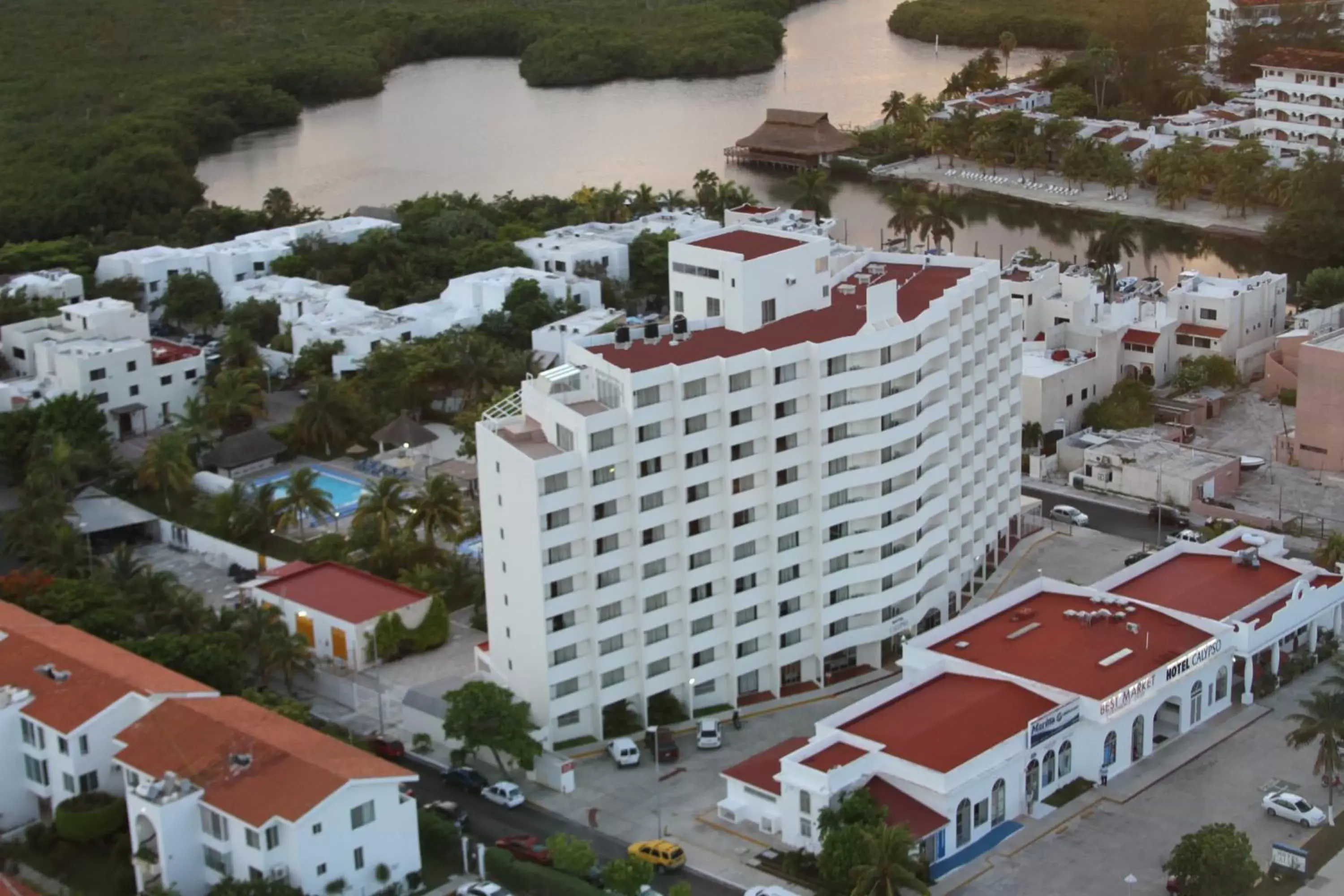 Bird's eye view, Bird's-eye View in Hotel Calypso Cancun