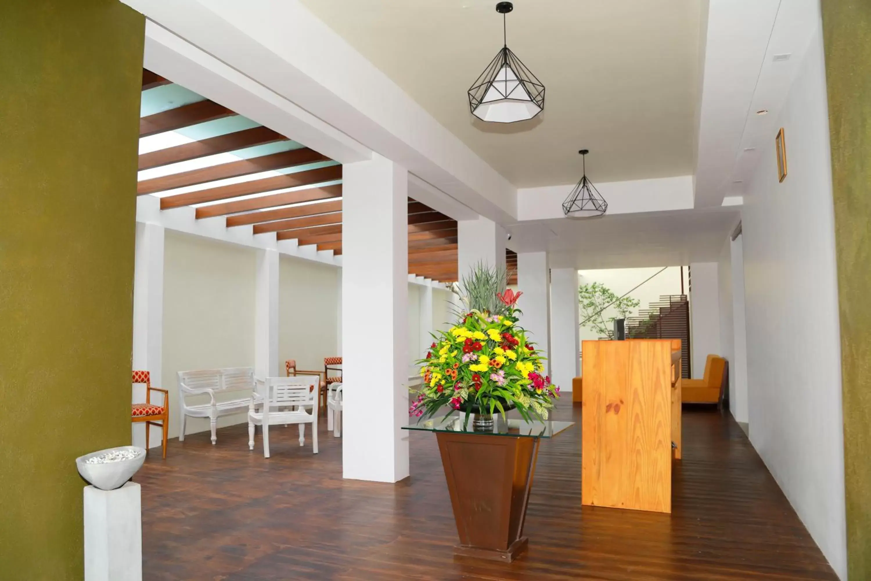 Lobby or reception in Hotel Cloud 9 Negombo