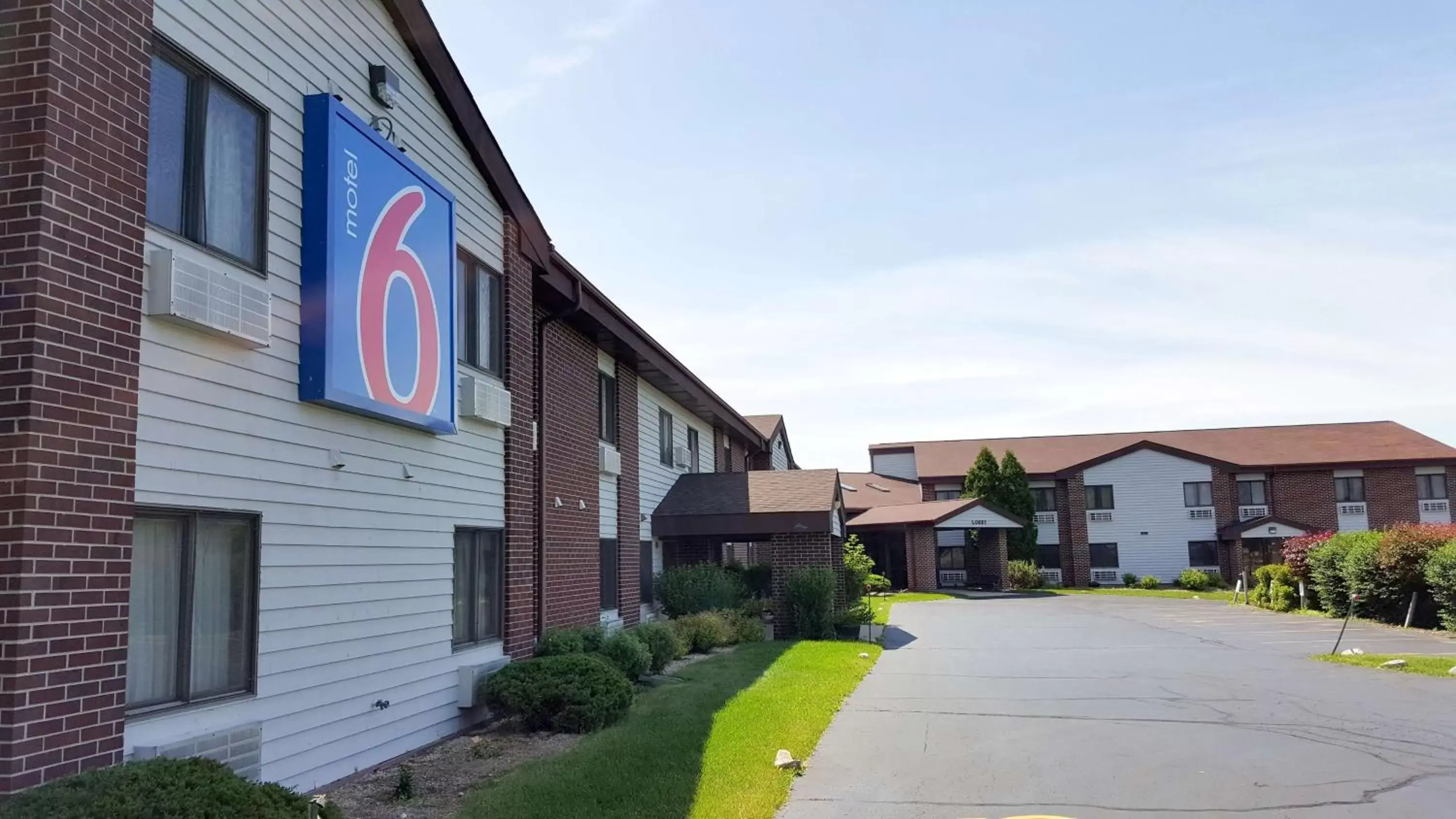 Property building, Garden in Motel 6-Saukville, WI