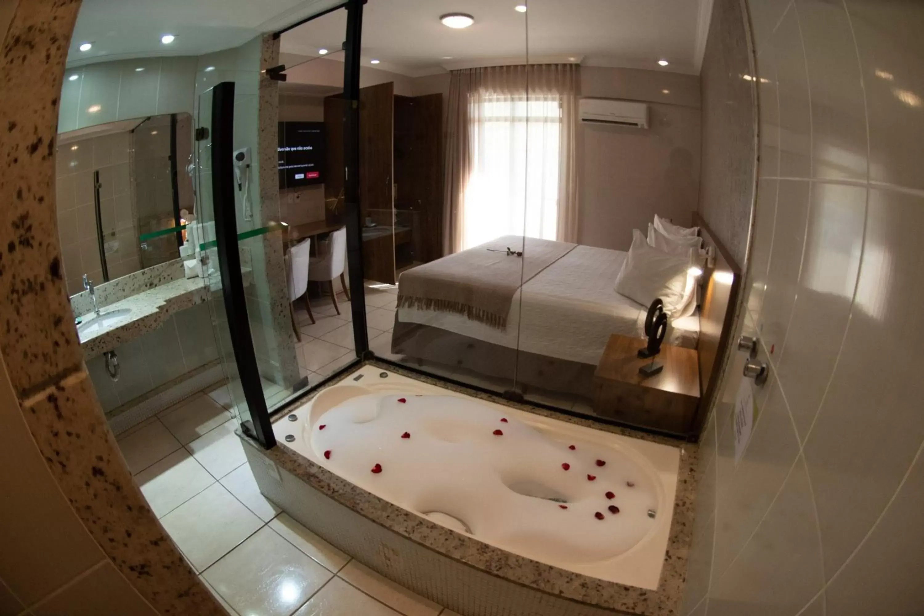 Bed, Bathroom in Hotel Capital Das Pedras