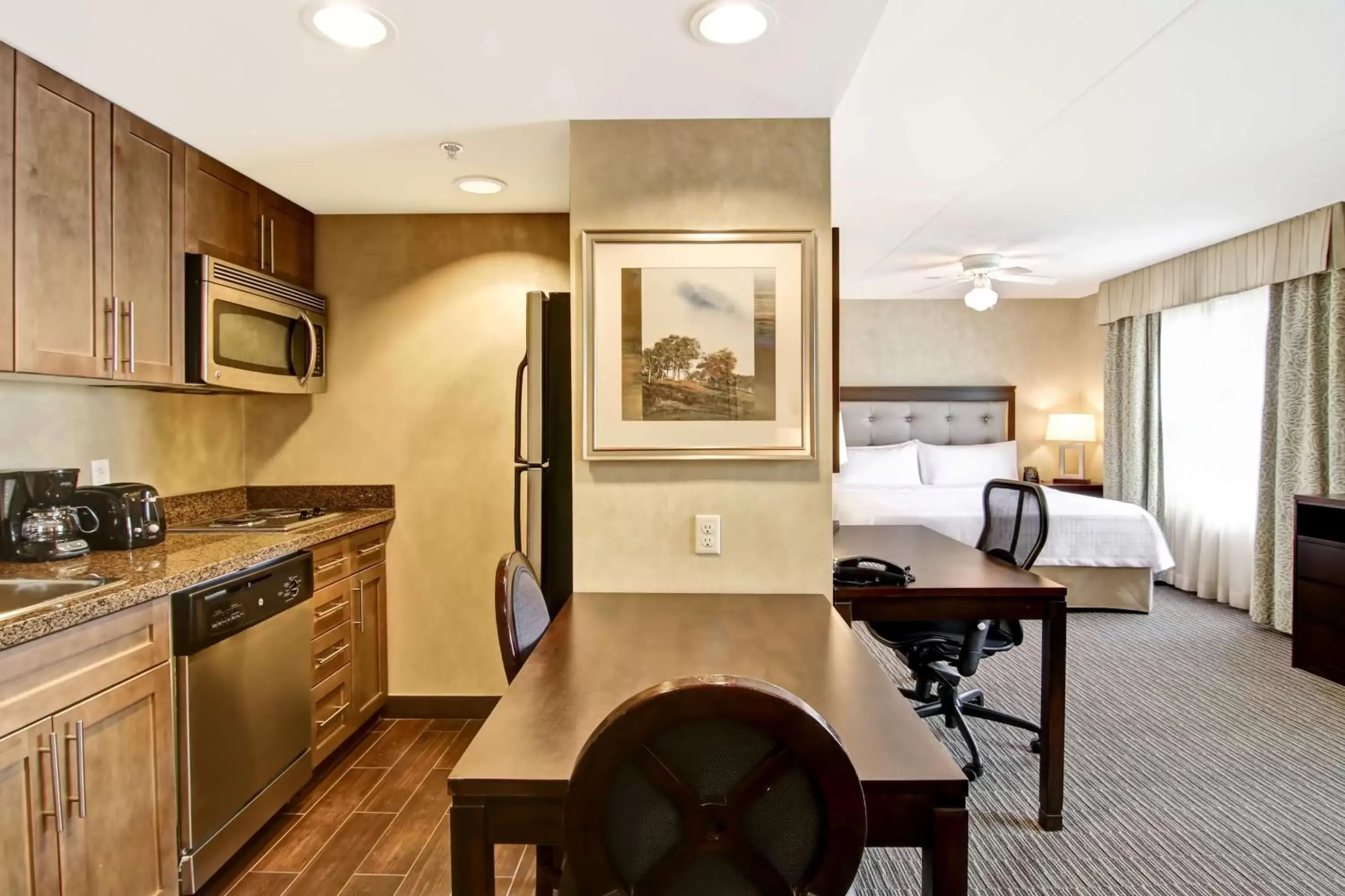 Bedroom, Kitchen/Kitchenette in Homewood Suites by Hilton Toronto-Markham