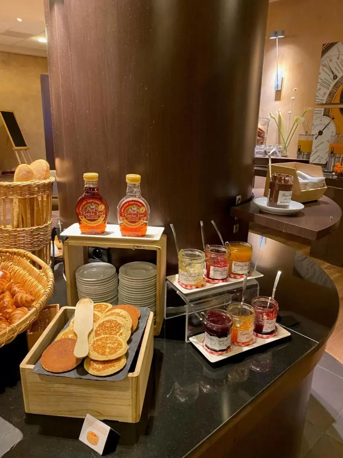 Breakfast, Food in Mercure Besancon Parc Micaud - Hotel & Bar & Restaurant