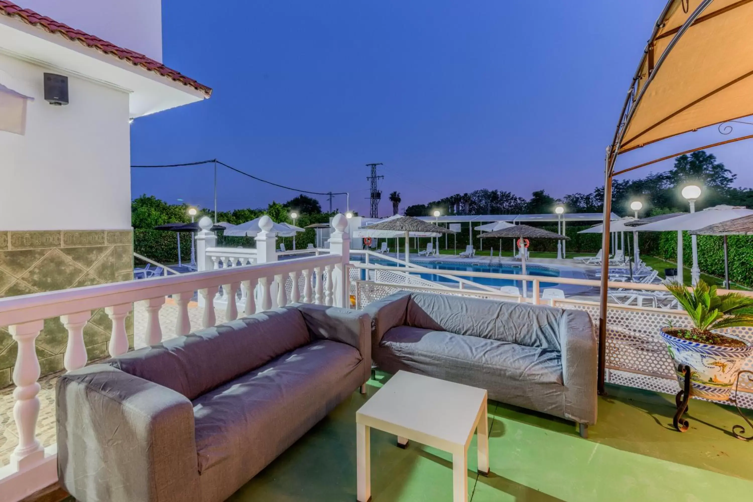 Swimming pool in Hotel Torre De Los Guzmanes