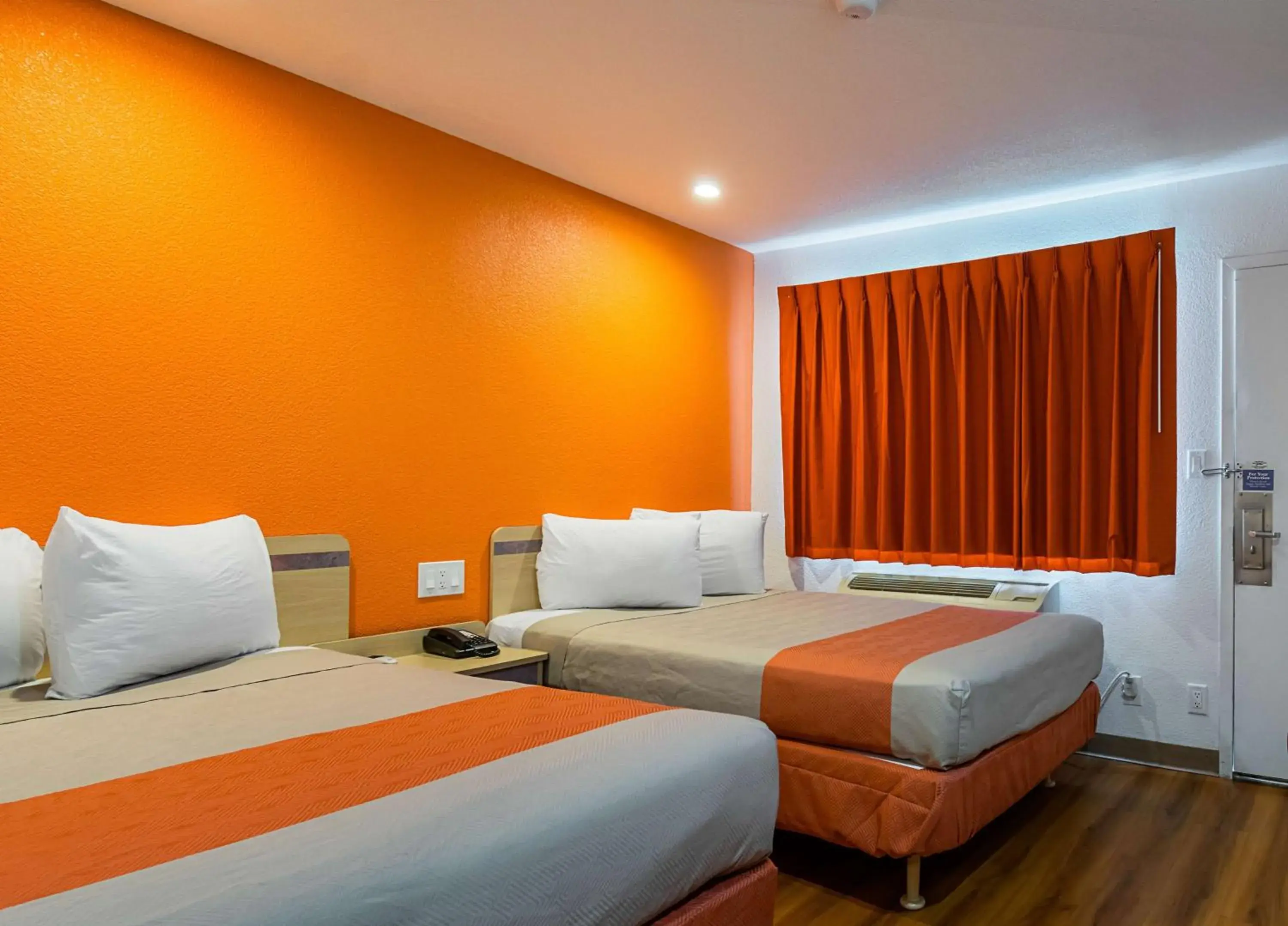 Photo of the whole room, Bed in Motel 6 Lost Hills / Buttonwillow Racetrack Photo of the whole room, Bed in Motel 6 Lost Hills / Buttonwillow Racetrack