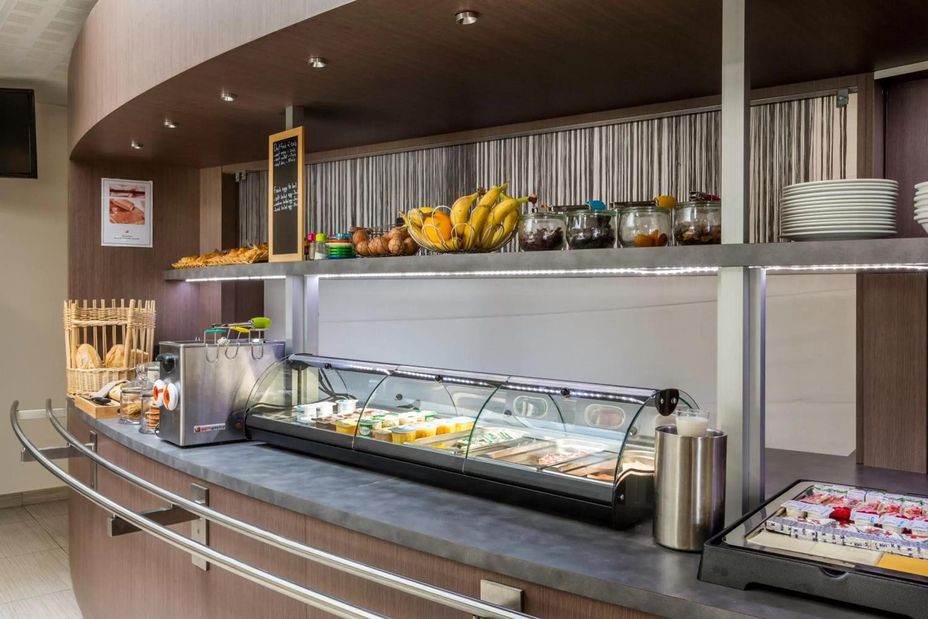 Continental breakfast, Food in Sure Hotel by Best Western Reims Nord