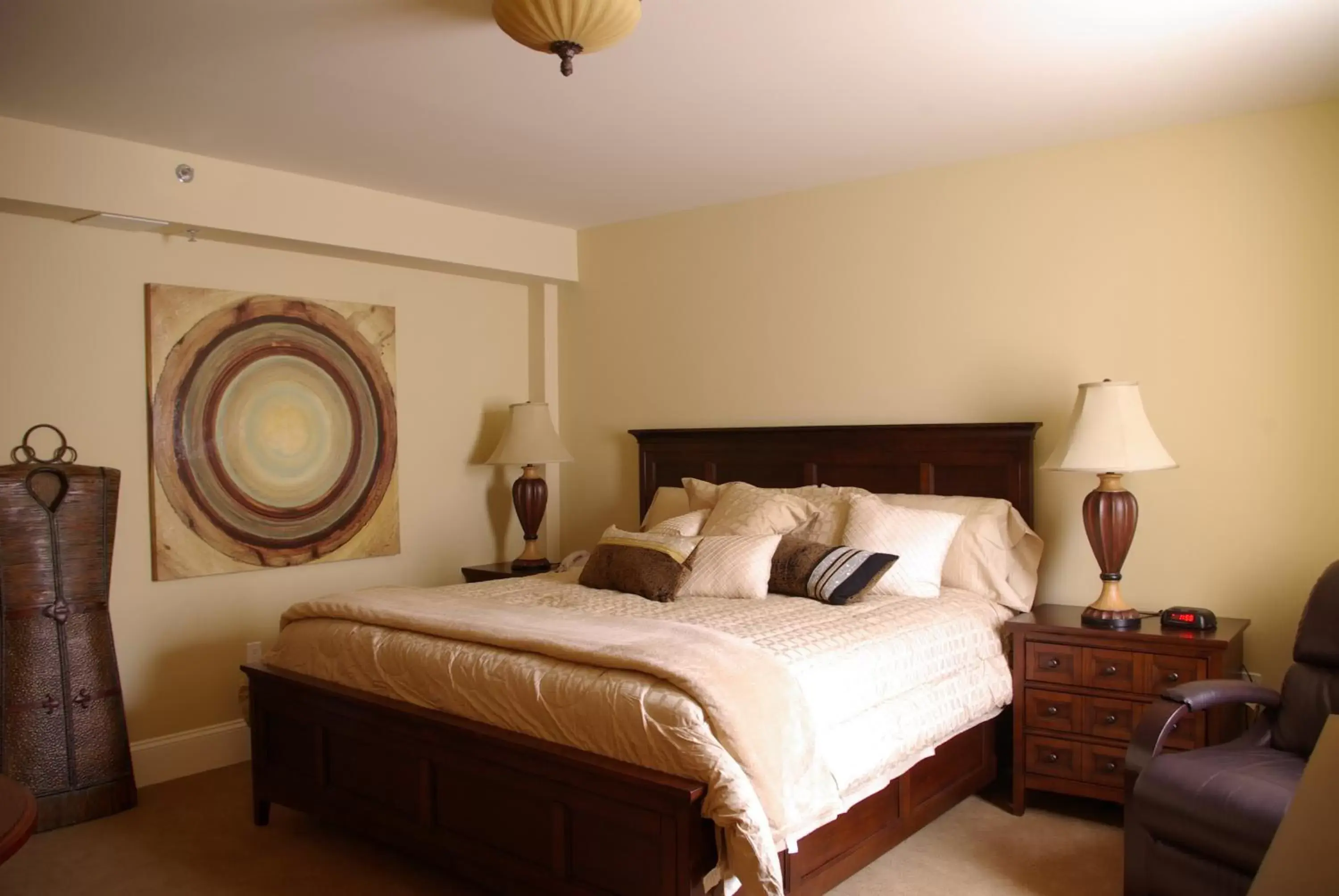 Bedroom, Bed in Grant Hall Hotel