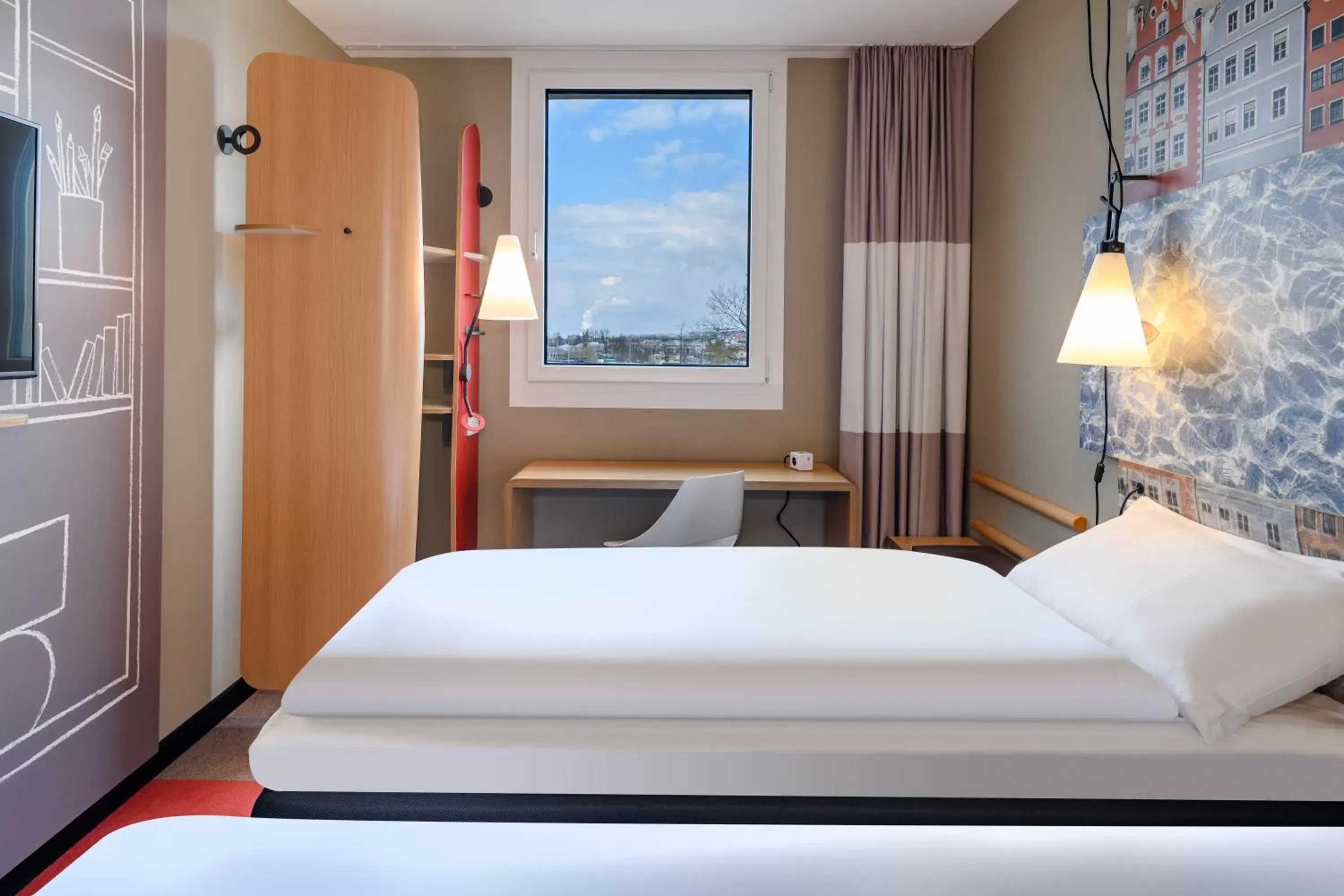 Bathroom, Bed in ibis Landshut City