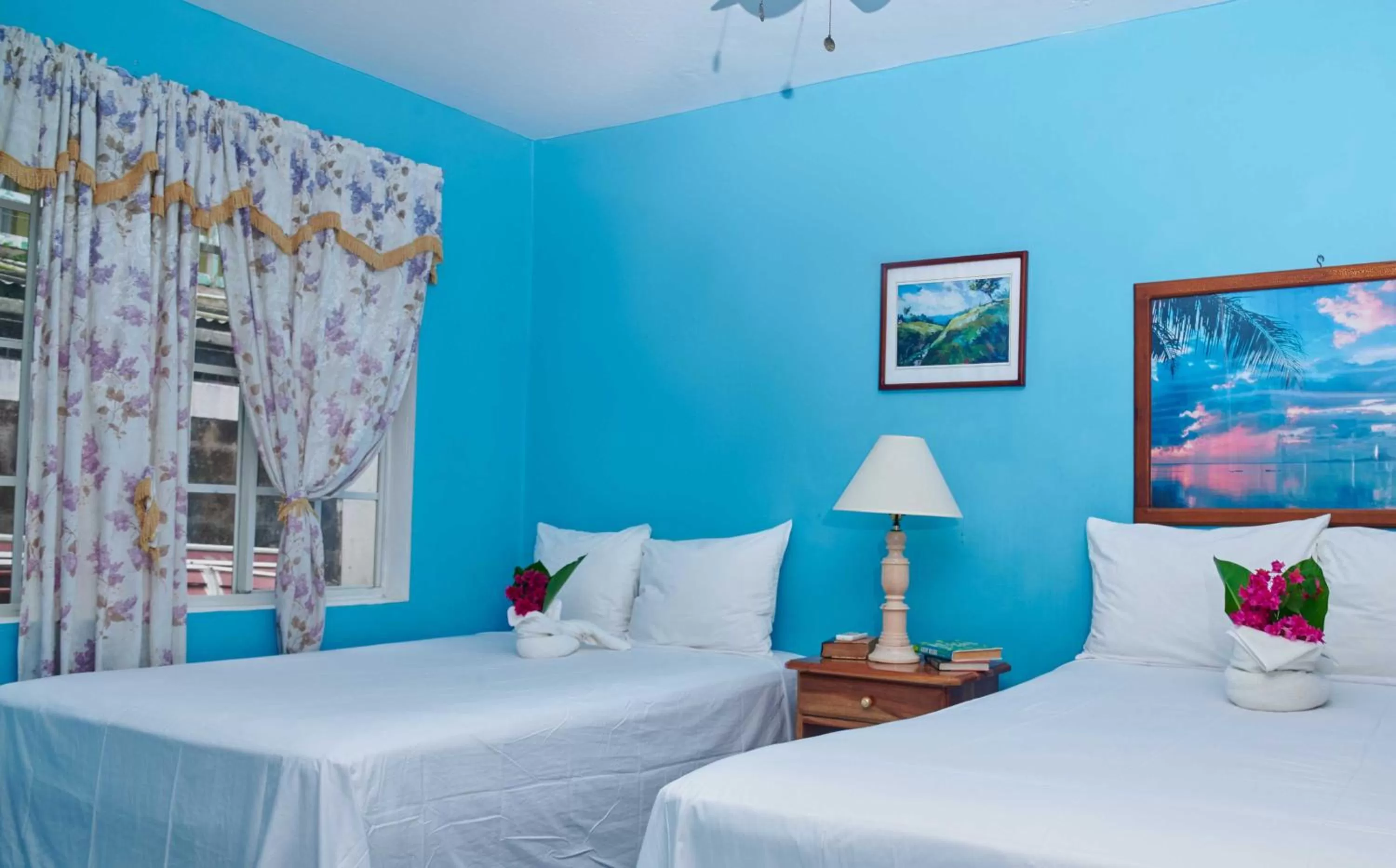 Bed in Yellow Bird Sea