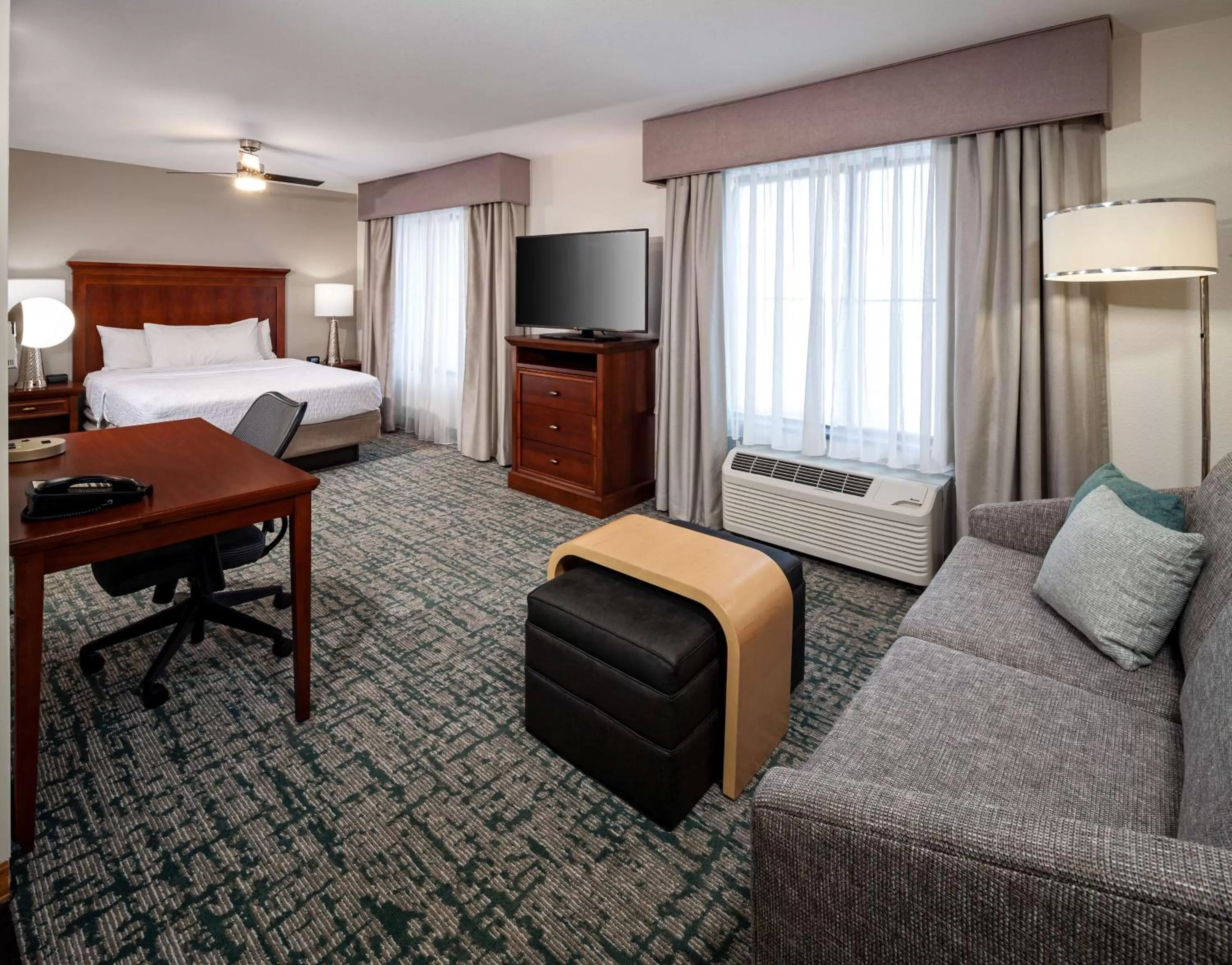 Bed in Homewood Suites by Hilton Jacksonville-South/St. Johns Ctr.