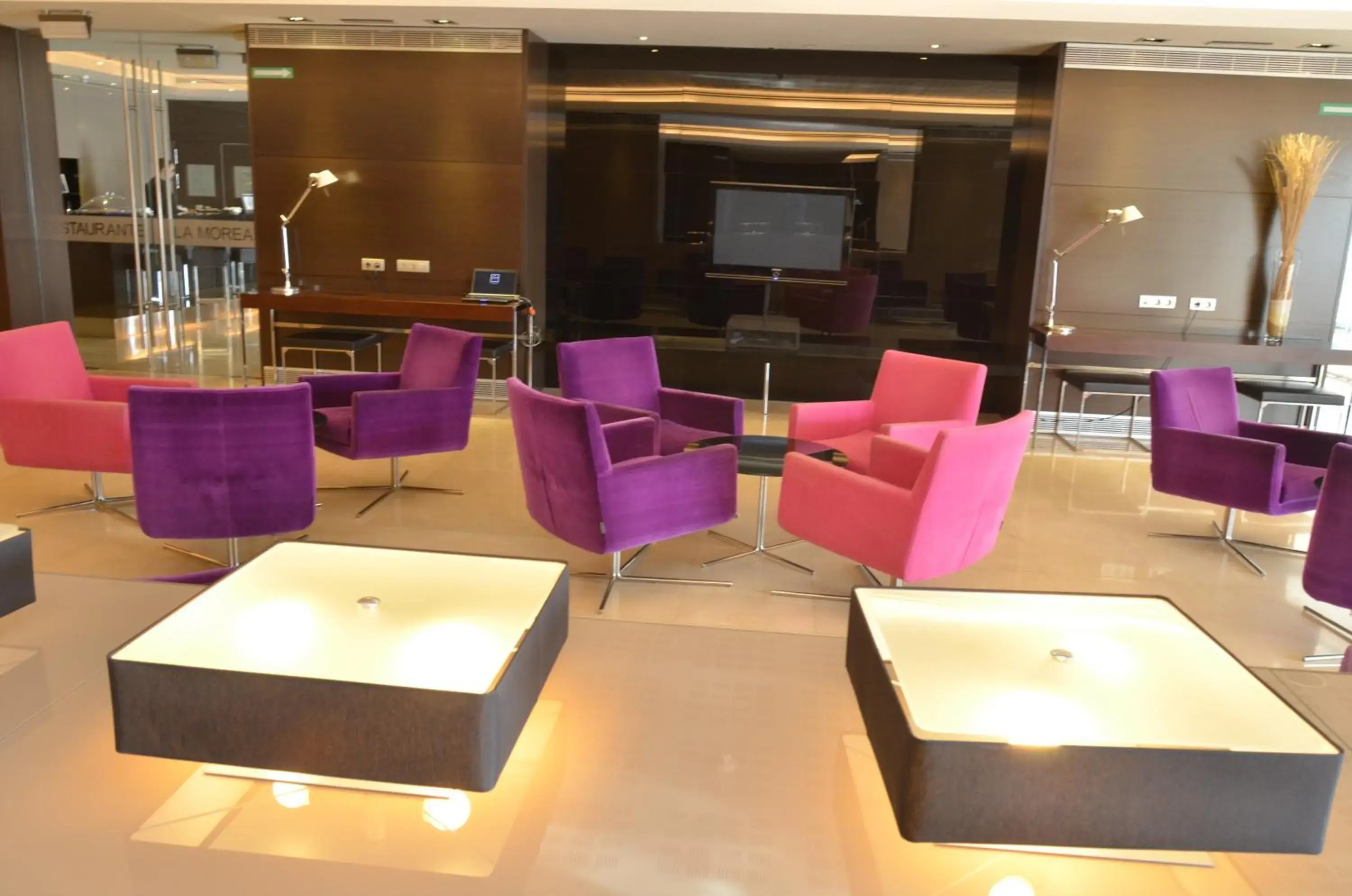 Lobby or reception, Lounge/Bar in Hotel Zenit Pamplona
