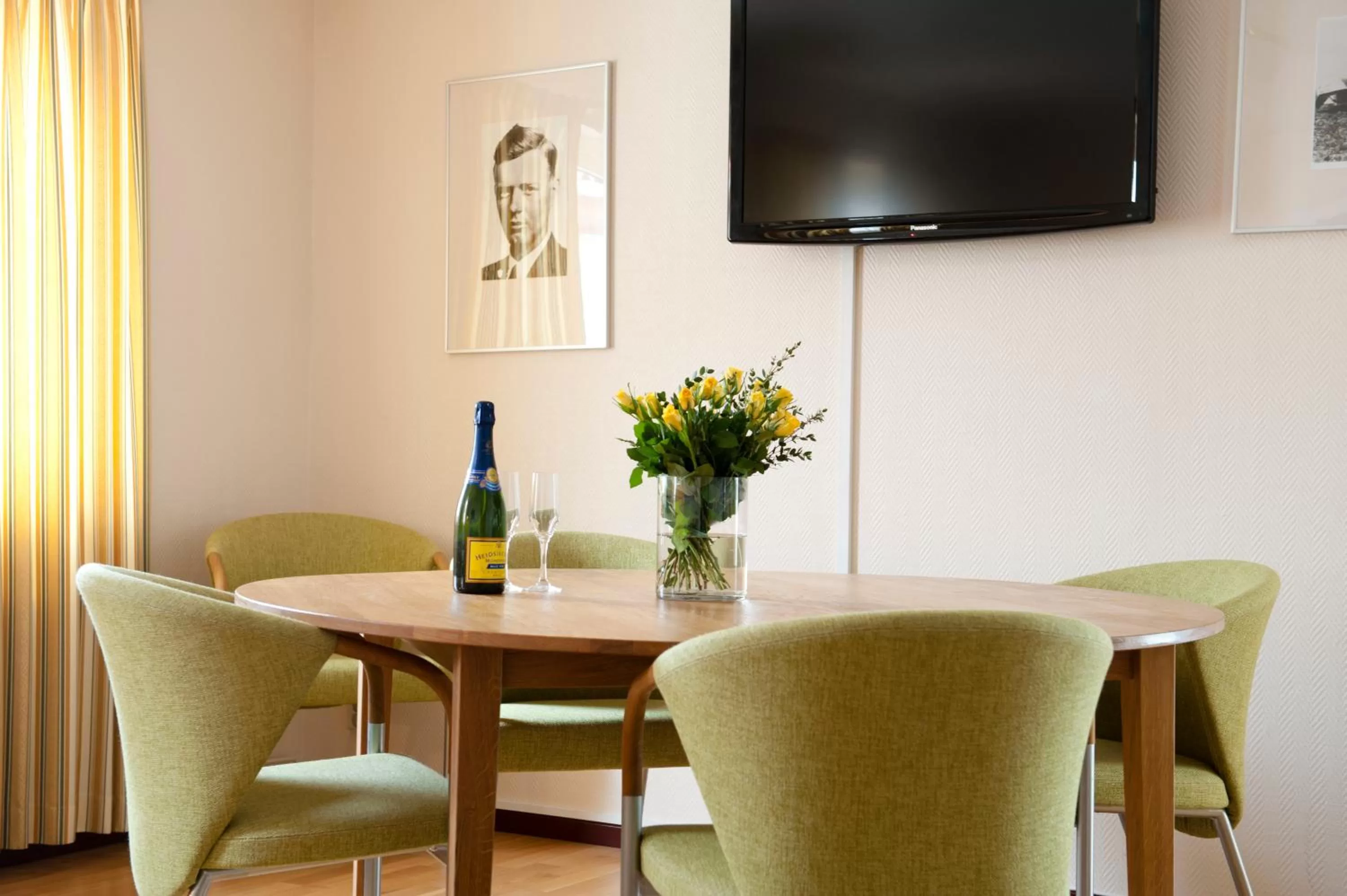 Living room in Sturup Airport Hotel