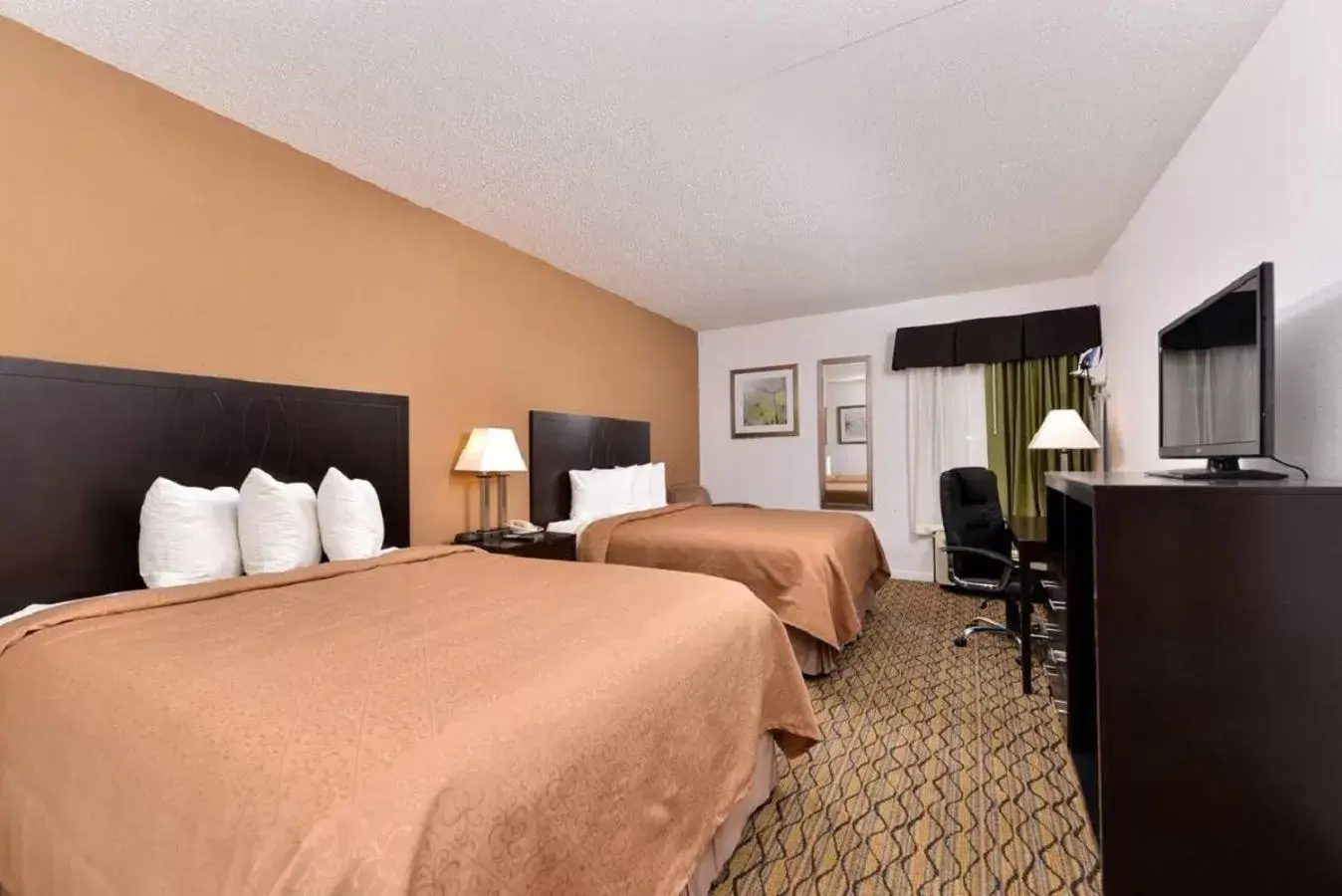 Queen Room with Two Queen Beds in Quality Inn & Suites Matteson near I-57