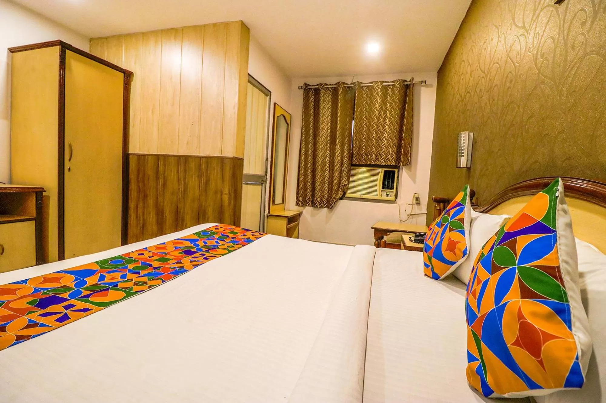 Bed in FabHotel Amritsar Residency