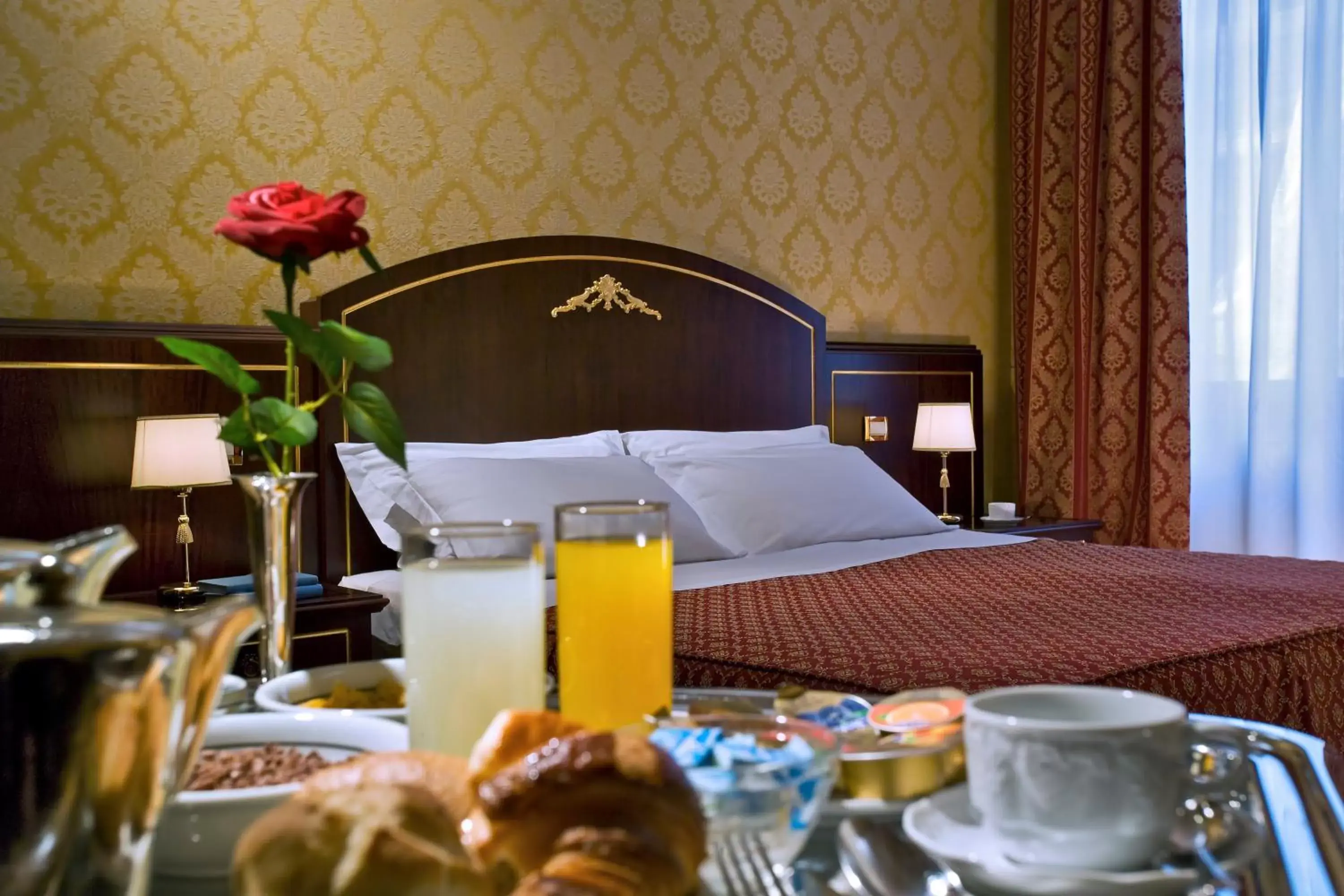 Breakfast in Hotel Mondial