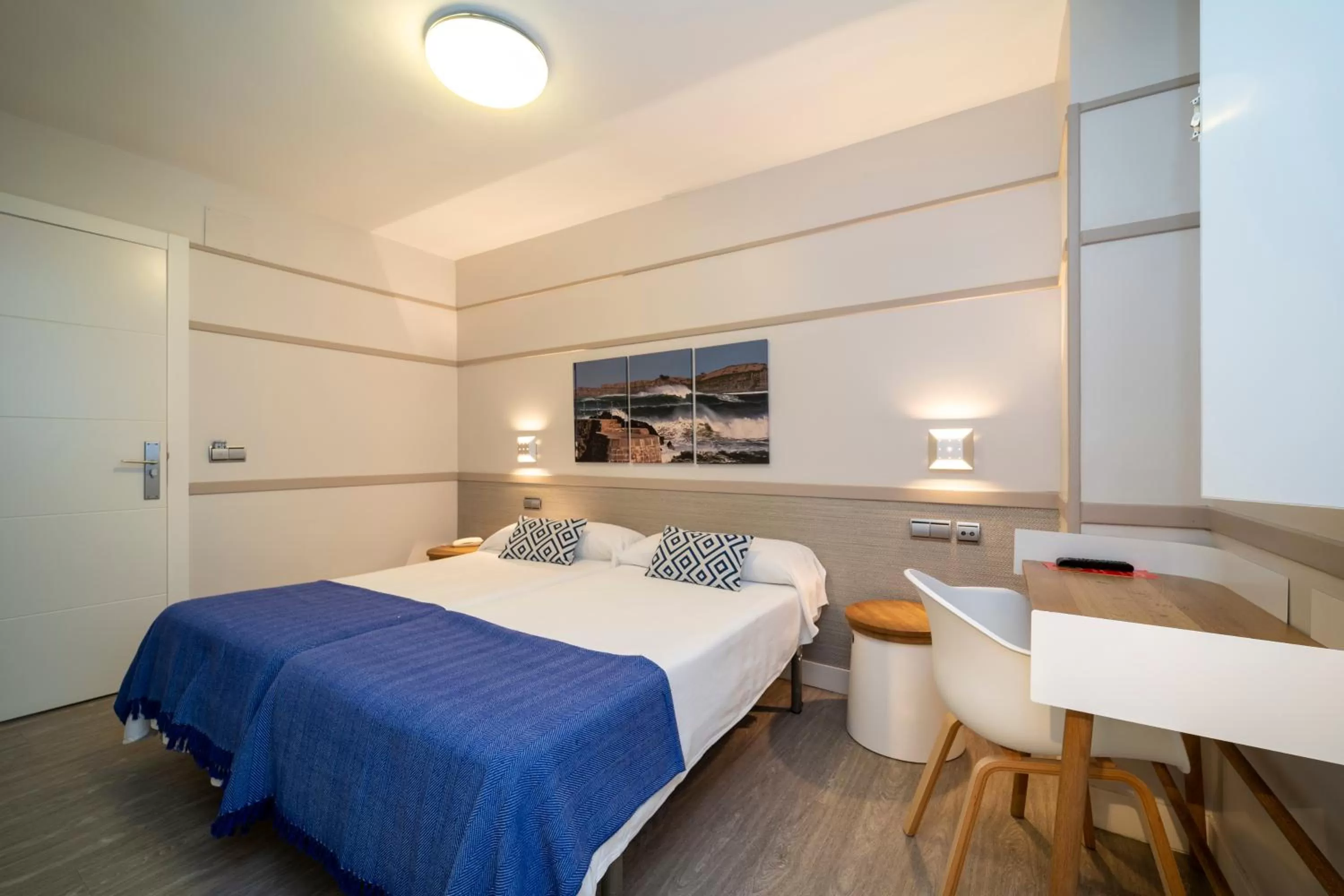 Photo of the whole room, Bed in Hotel&Spa El Puerto