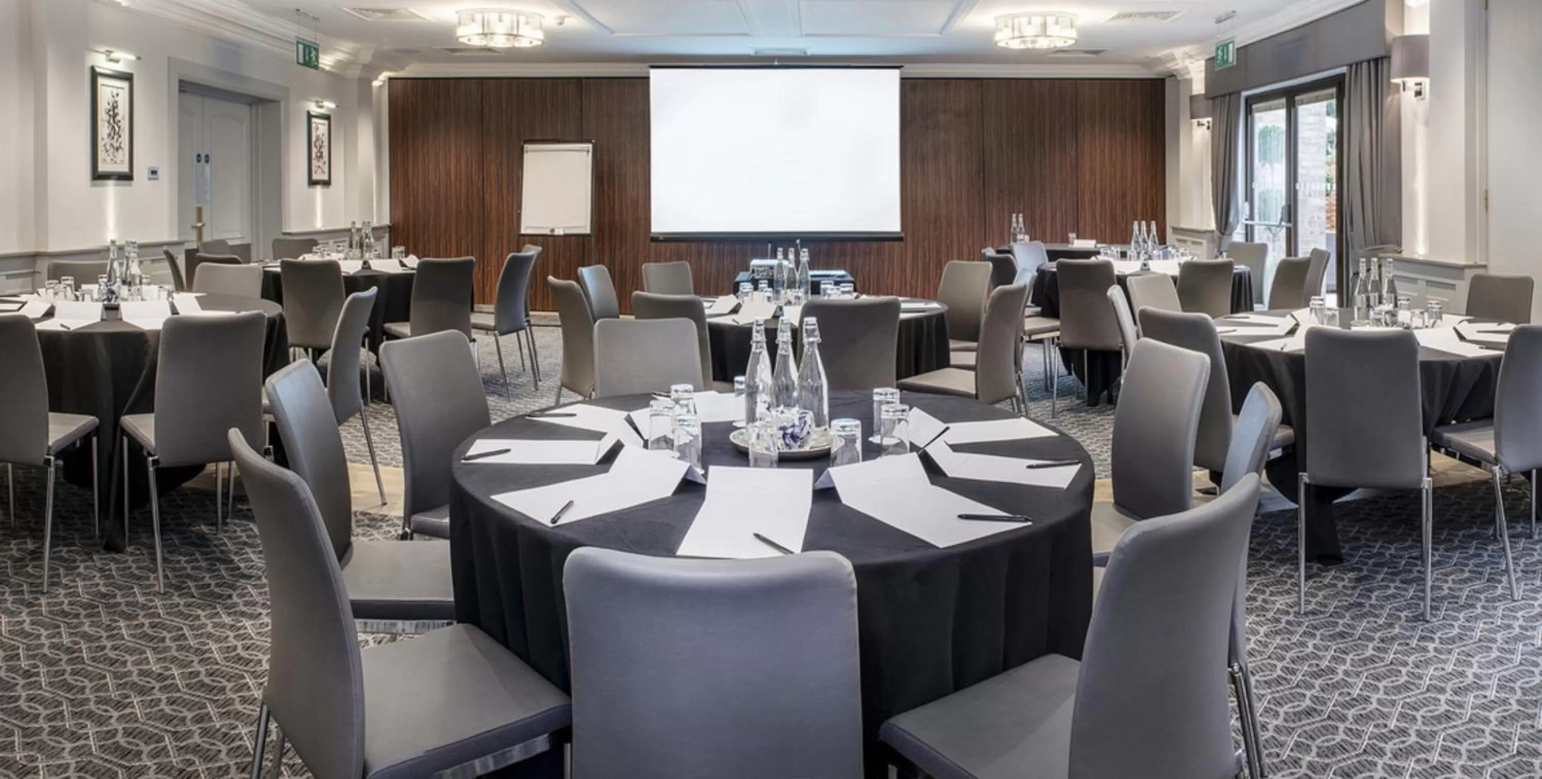 Meeting/conference room in voco Oxford Spires by IHG