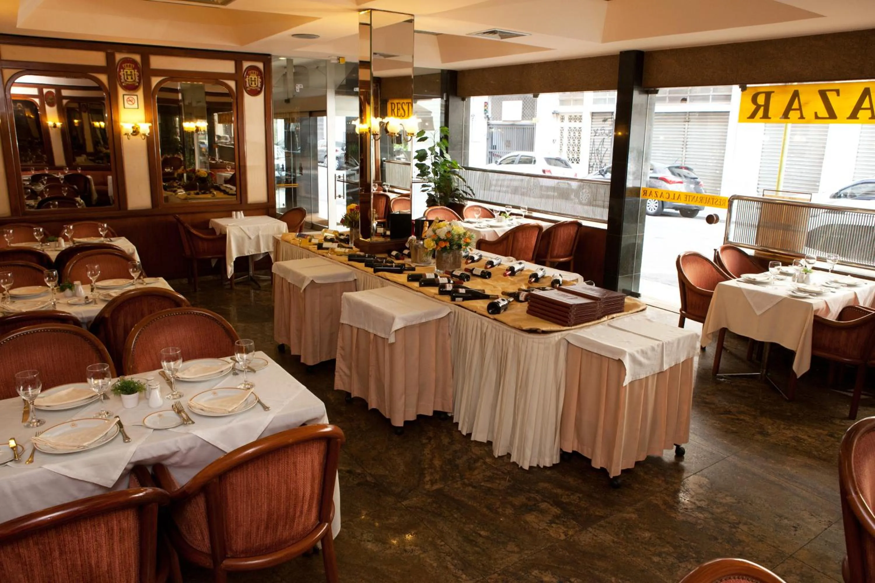 Restaurant/places to eat in Hotel Gran Corona