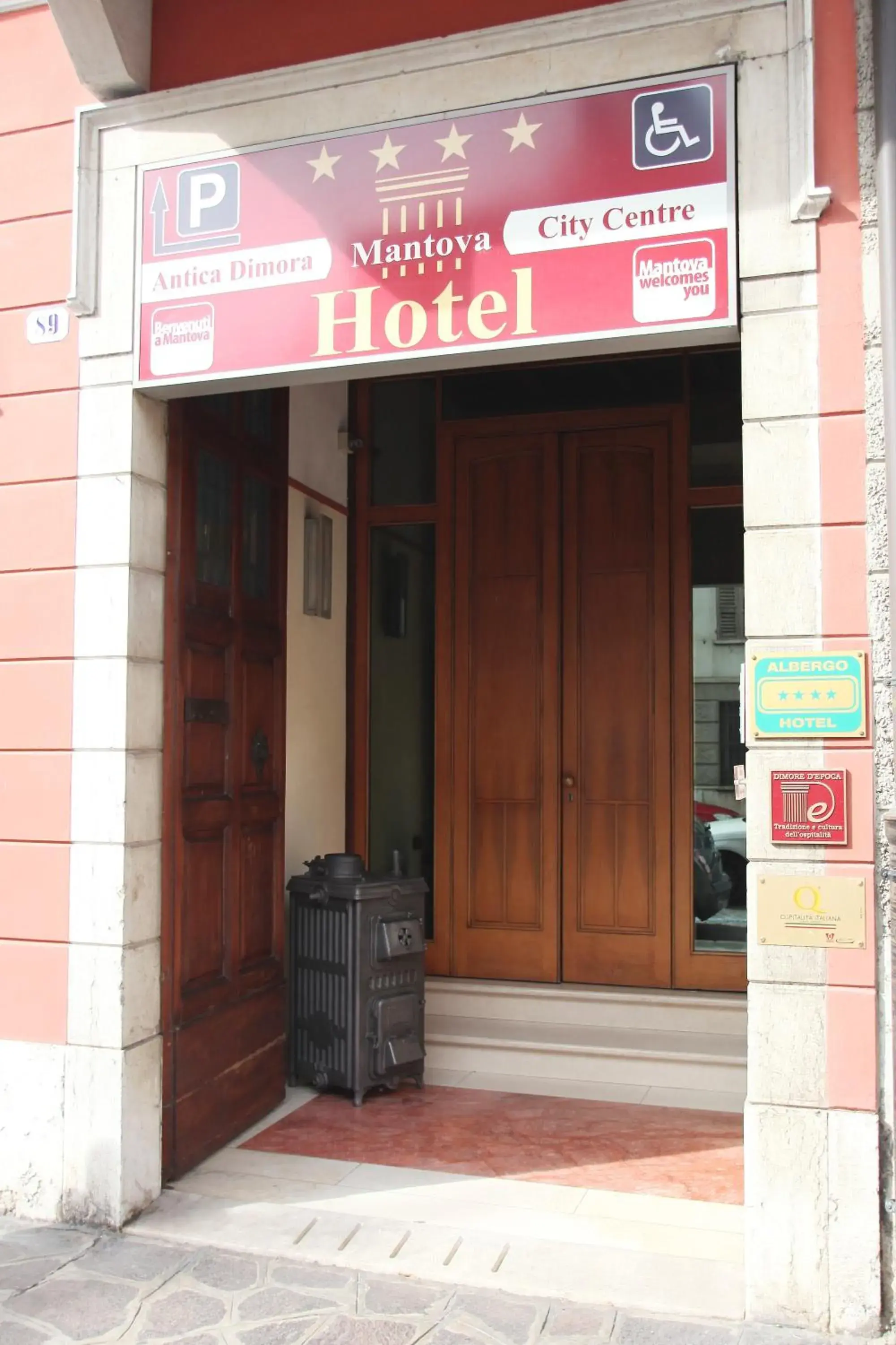 Facade/entrance in Antica Dimora Mantova City Centre