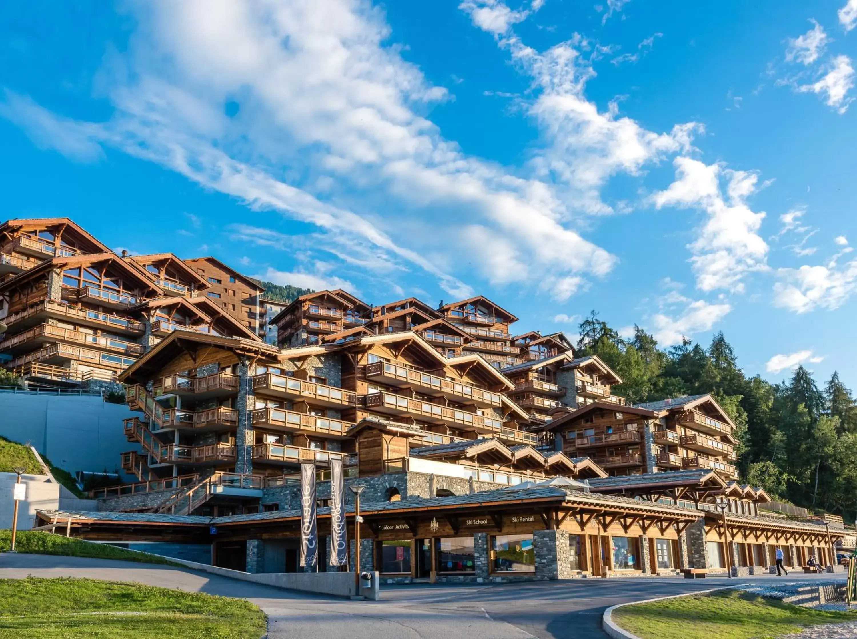 Facade/entrance, Property Building in Nendaz 4 Vallées & SPA 4* Superior