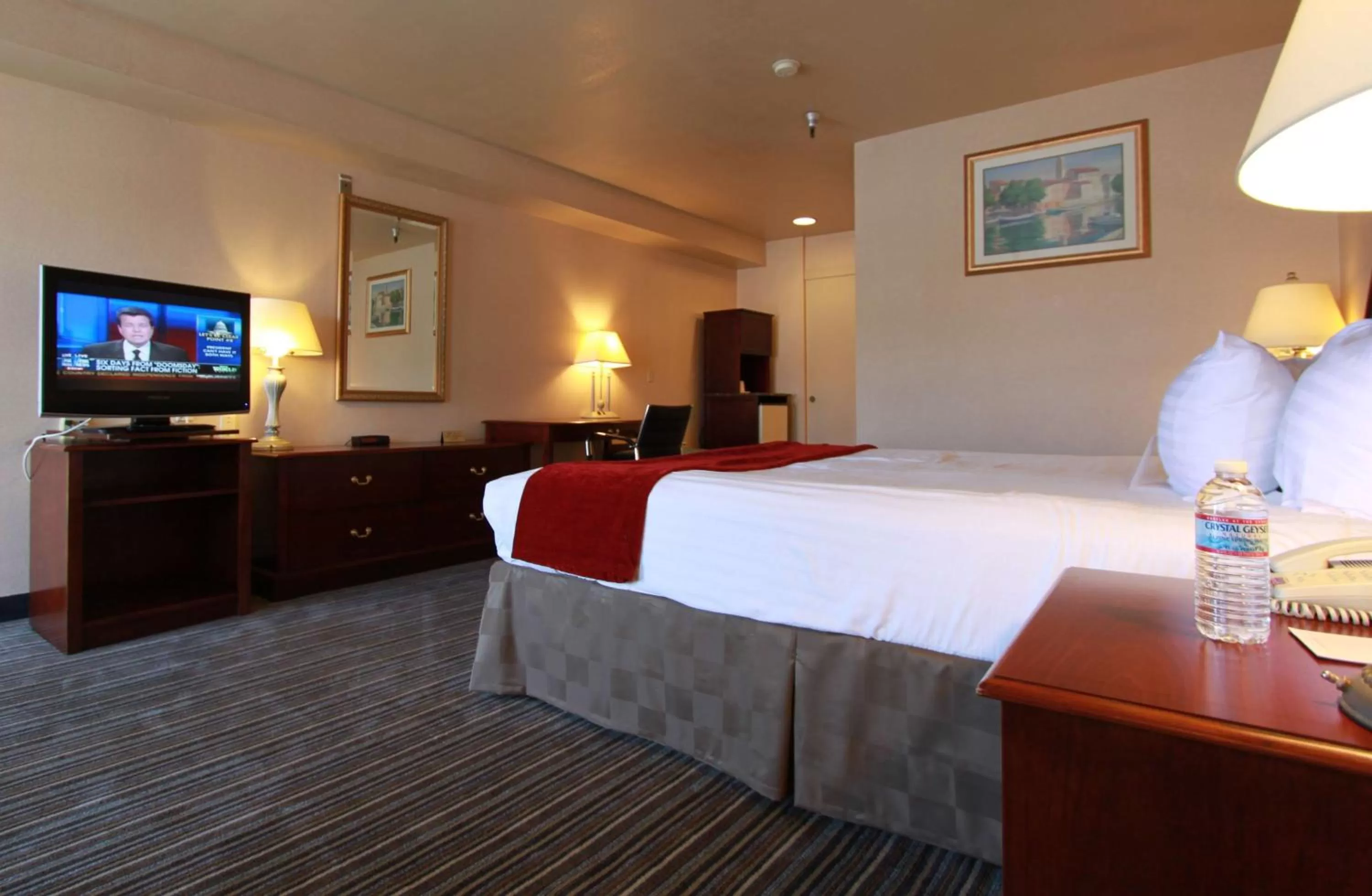 King Suite with Sofa Bed - Non-Smoking in Best Western Surf City