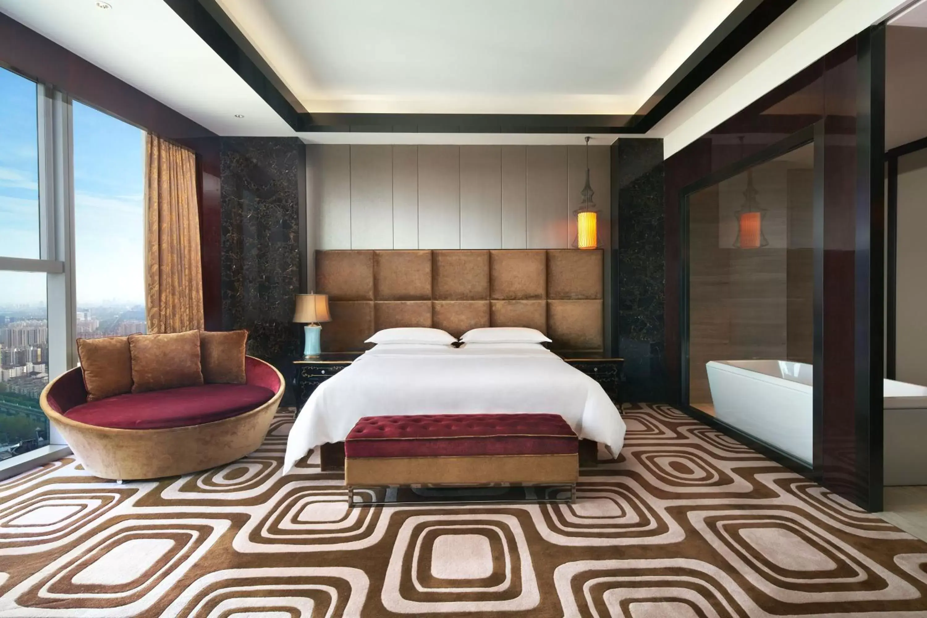 Bedroom, Bed in Sheraton Shanghai Waigaoqiao Hotel