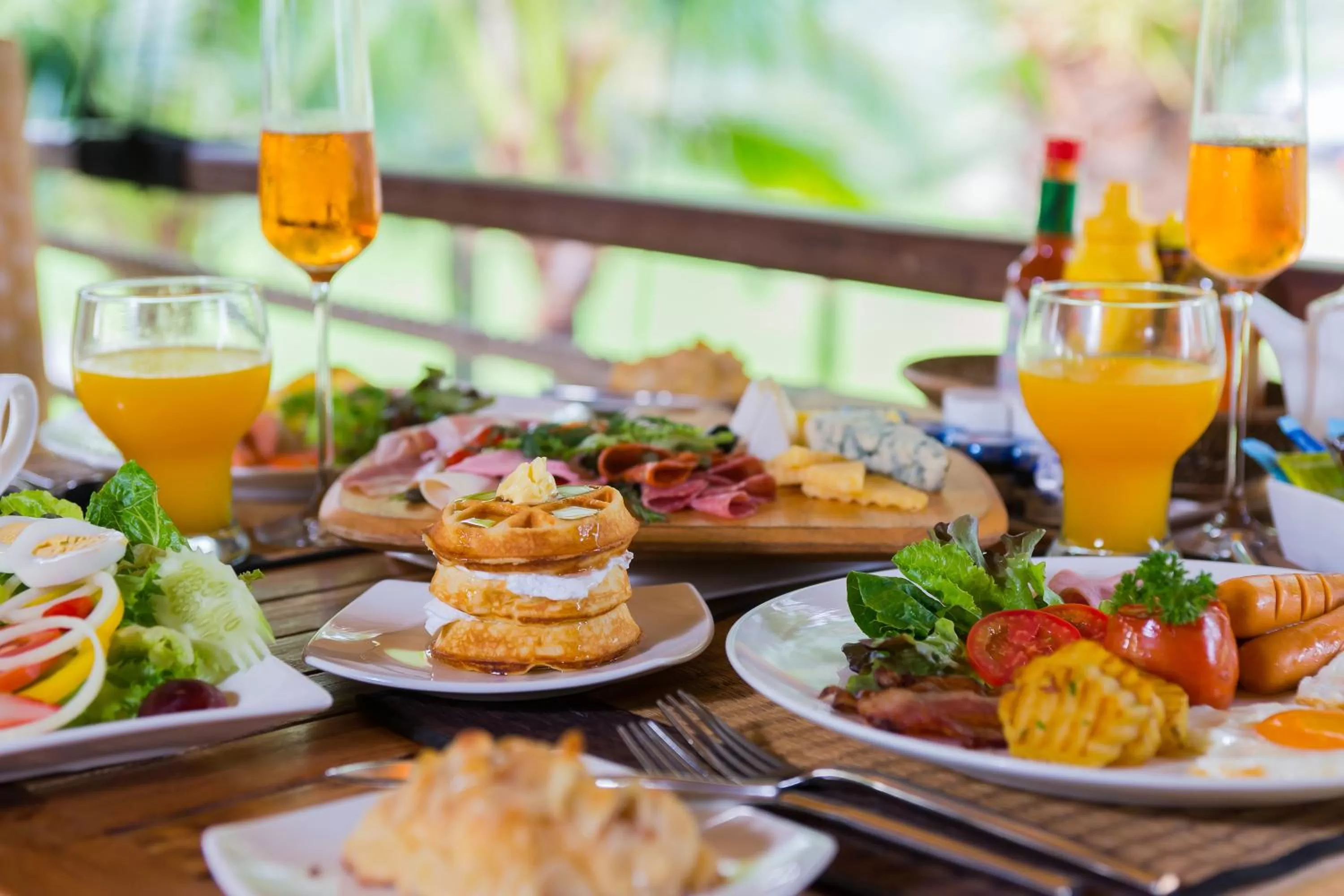 Restaurant/places to eat in High Season Pool Villa & Spa