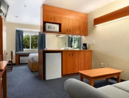 Bedroom in Microtel Inn & Suites by Wyndham Huntsville