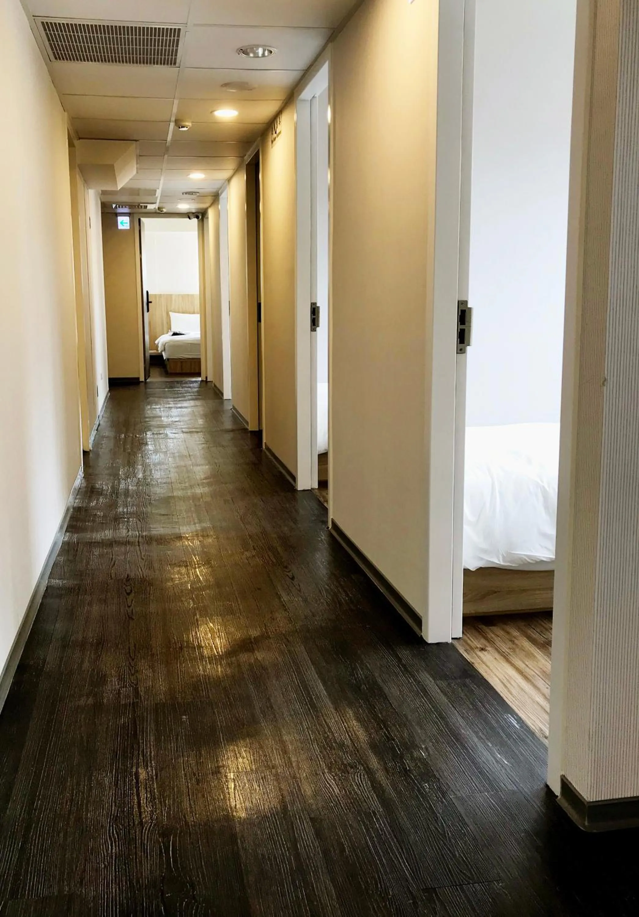 Photo of the whole room in Single Inn-Kaohsiung Station