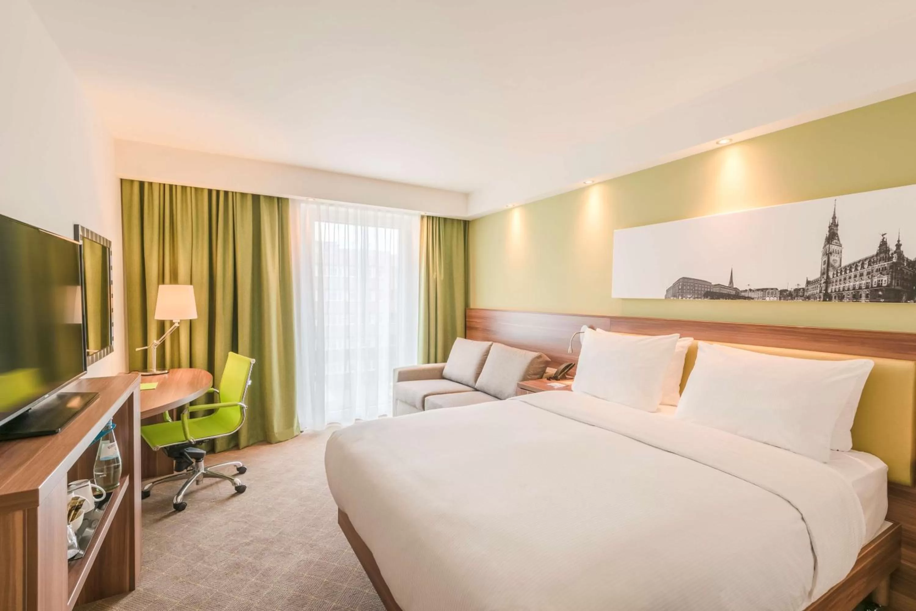 Bedroom, Bed in Hampton By Hilton Hamburg City Centre