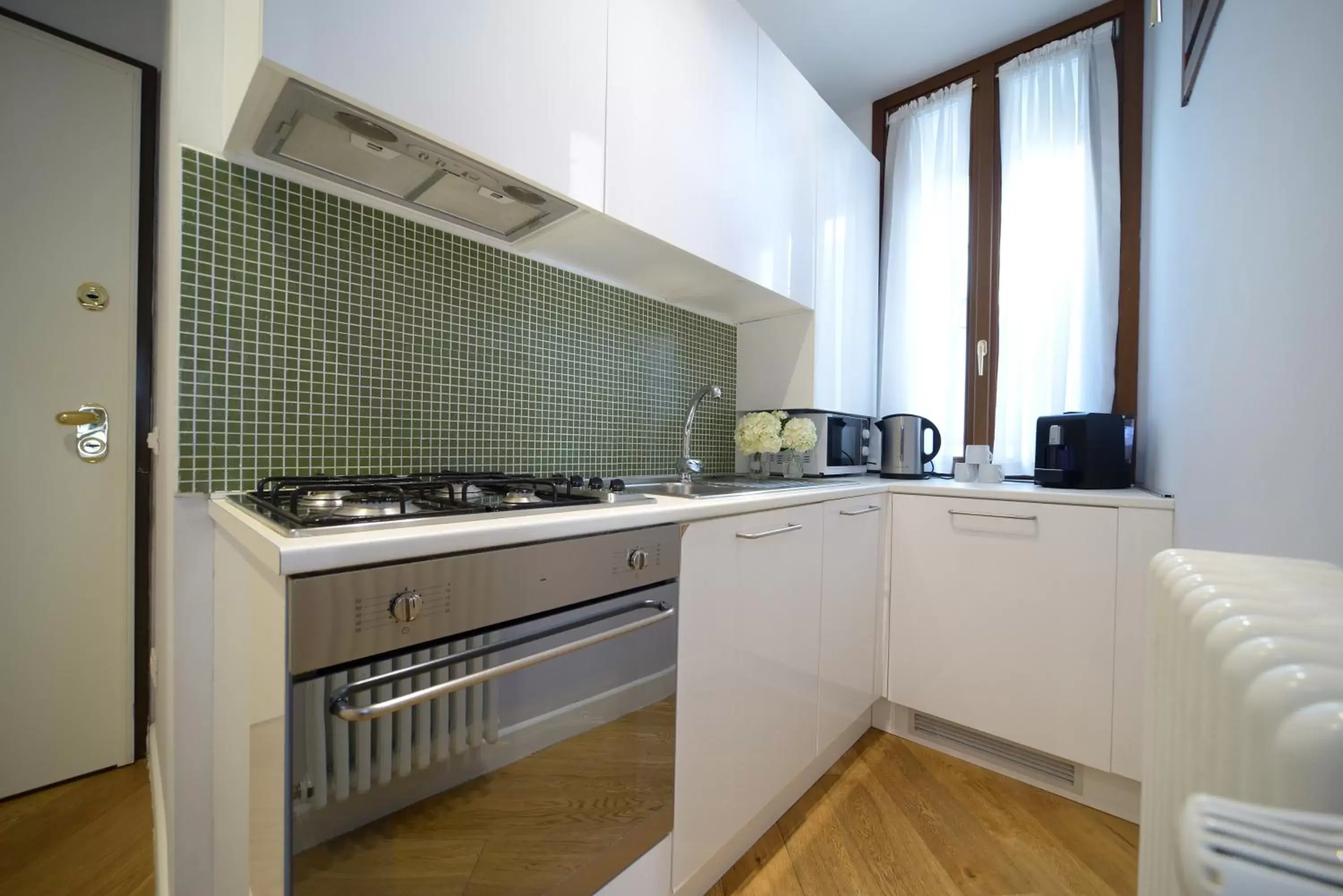 Bathroom, Kitchen/Kitchenette in Residence La Fenice