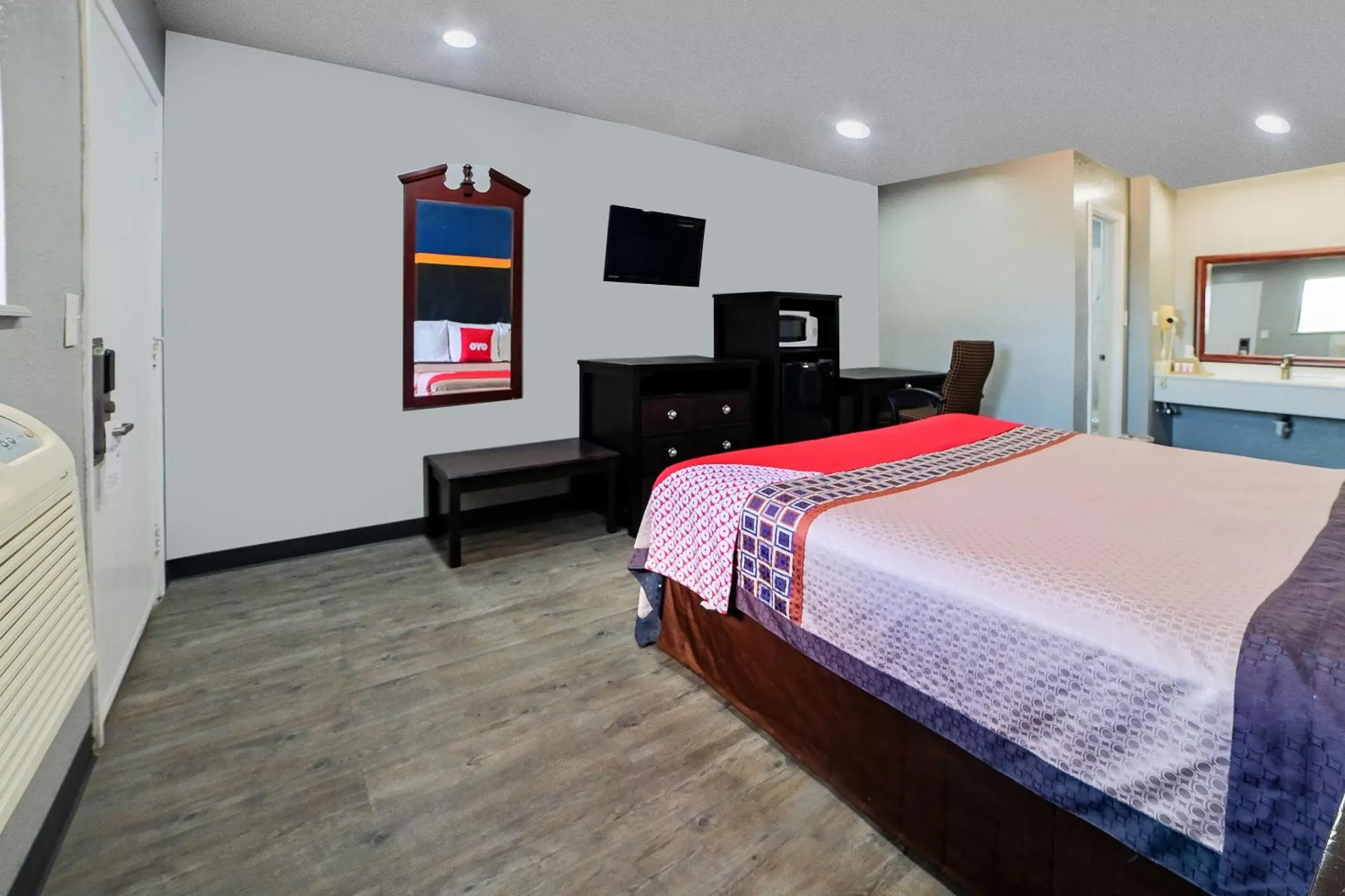 Bedroom in OYO Hotel Waldron AR - Hwy 71