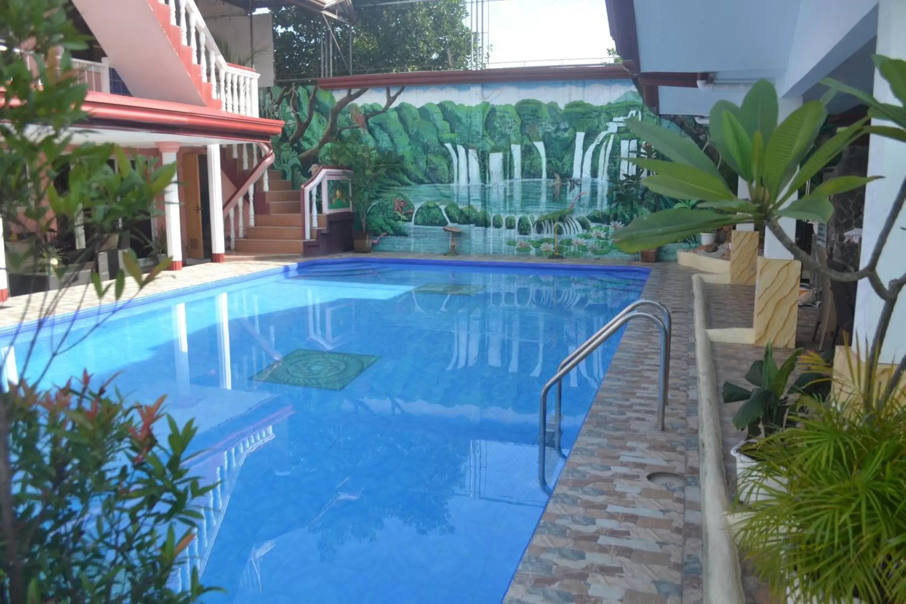 Swimming Pool in Villa Prescilla