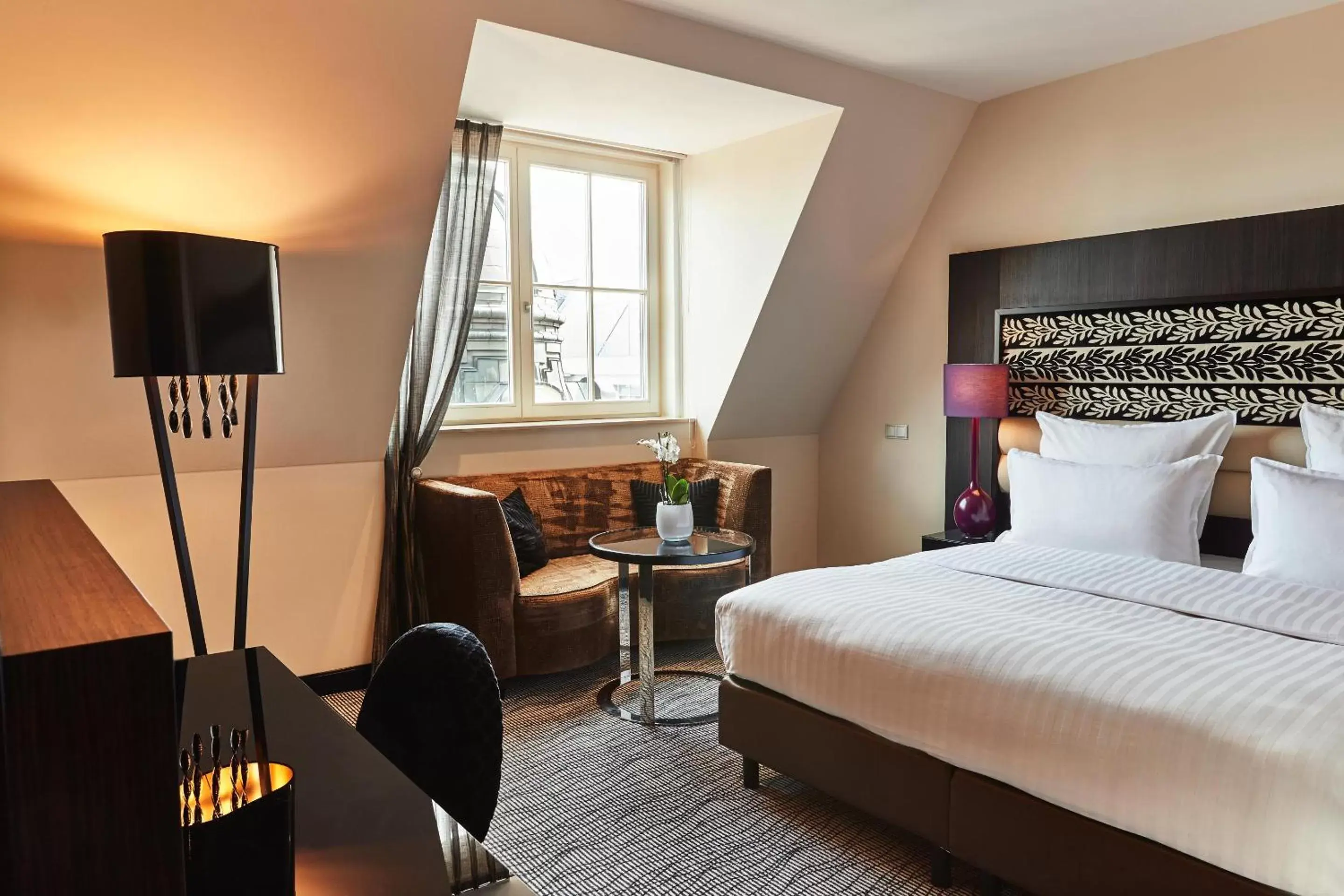 Day, Bed in Steigenberger Icon Grandhotel Handelshof Leipzig Day, Bed in Steigenberger Icon Grandhotel Handelshof Leipzig