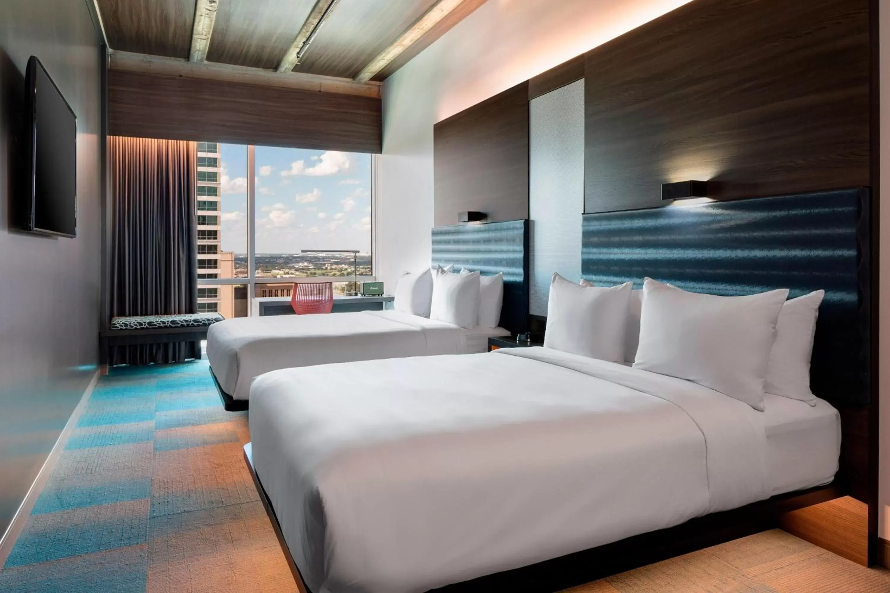 Photo of the whole room, Bed in Aloft Fort Worth Downtown