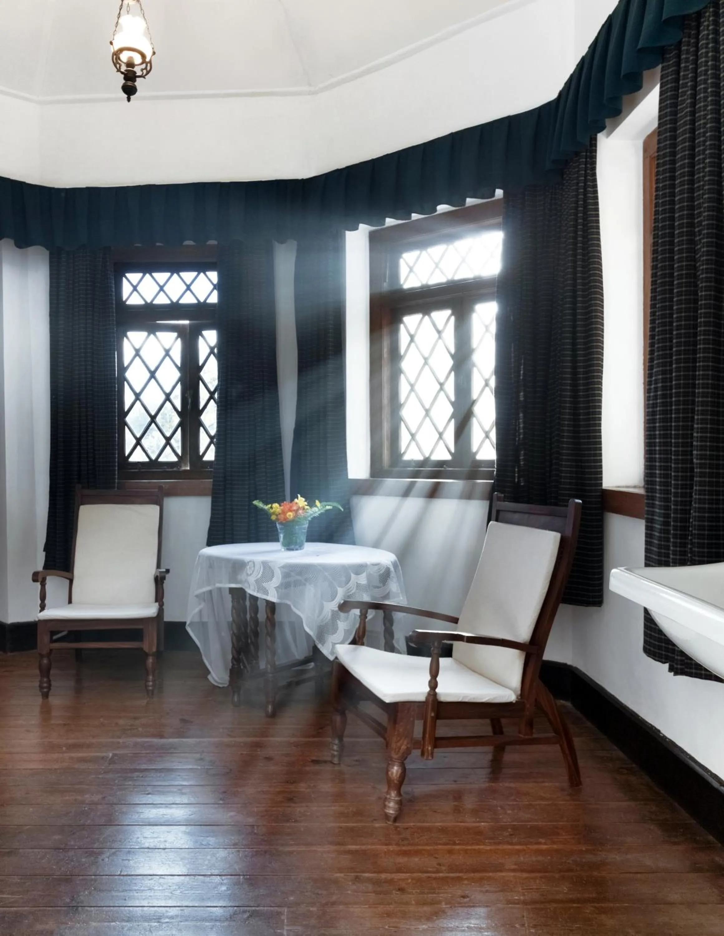 Summer in Scottish Planter Bungalow- Thema Collection